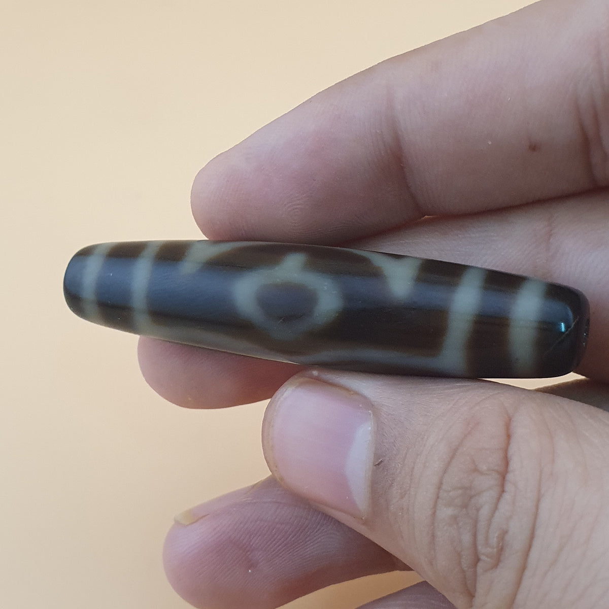 Amulette perle Dzi agate tibétaine de l'Himalaya vintage à 4 yeux