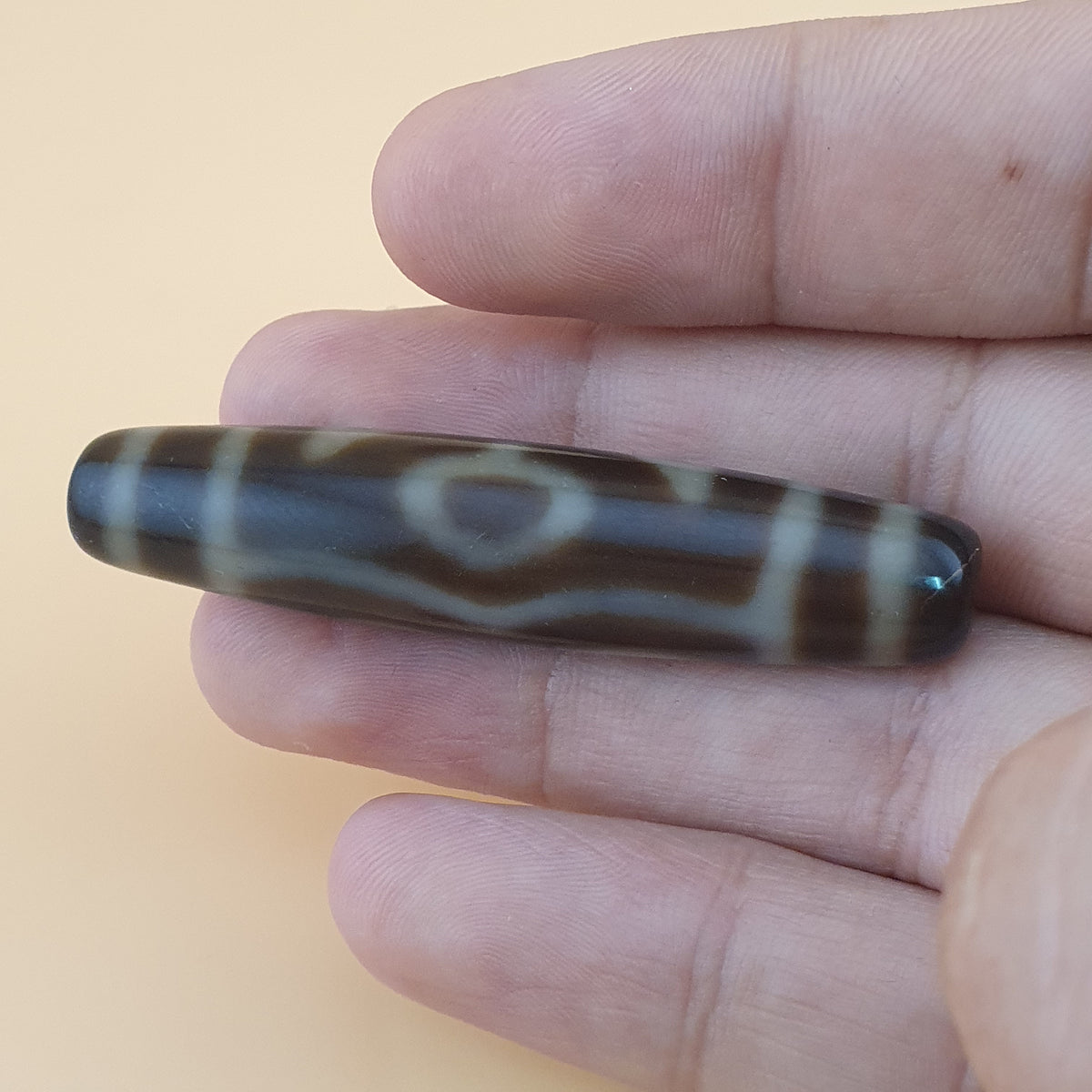 Amulette perle Dzi agate tibétaine de l'Himalaya vintage à 4 yeux