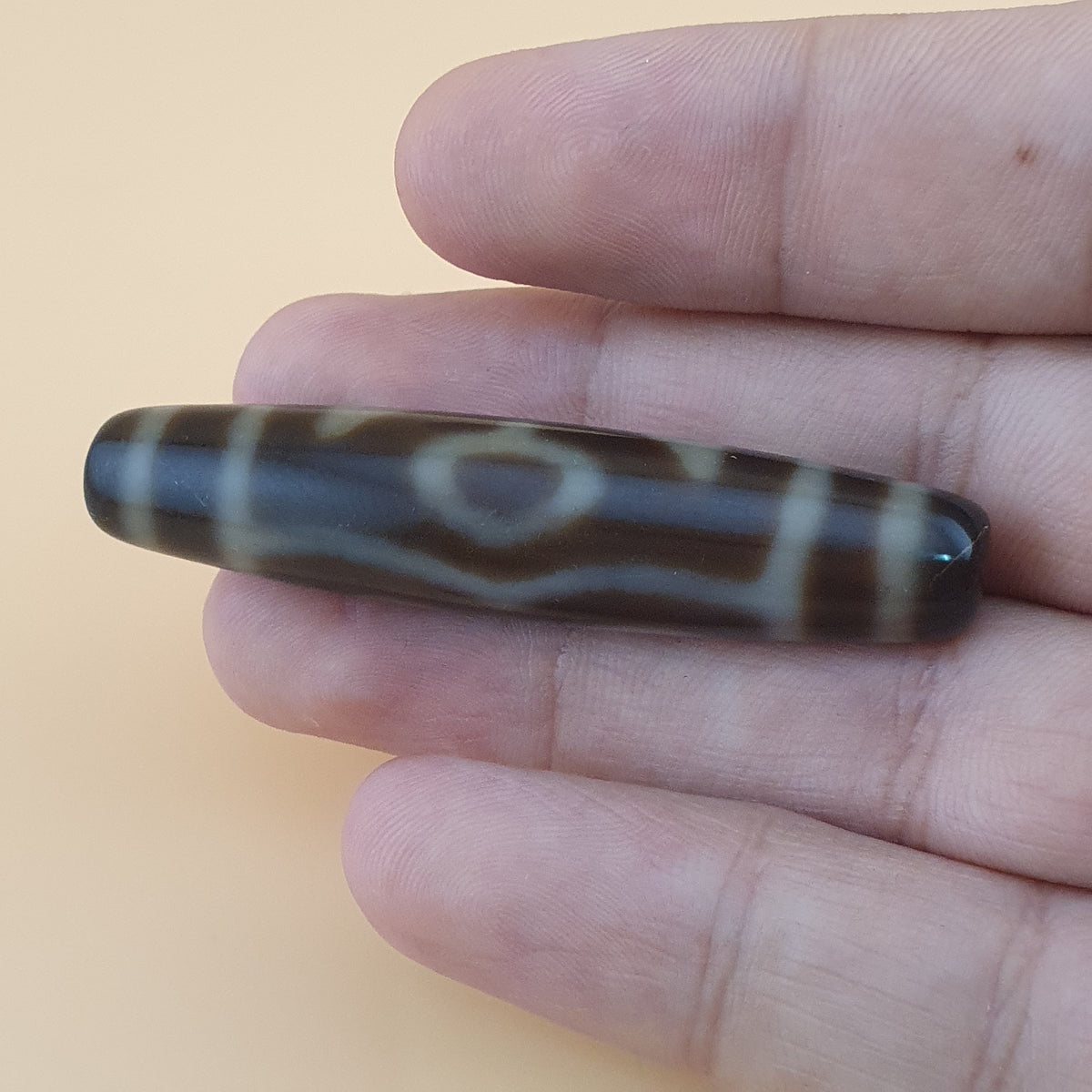 Amulette perle Dzi agate tibétaine de l'Himalaya vintage à 4 yeux