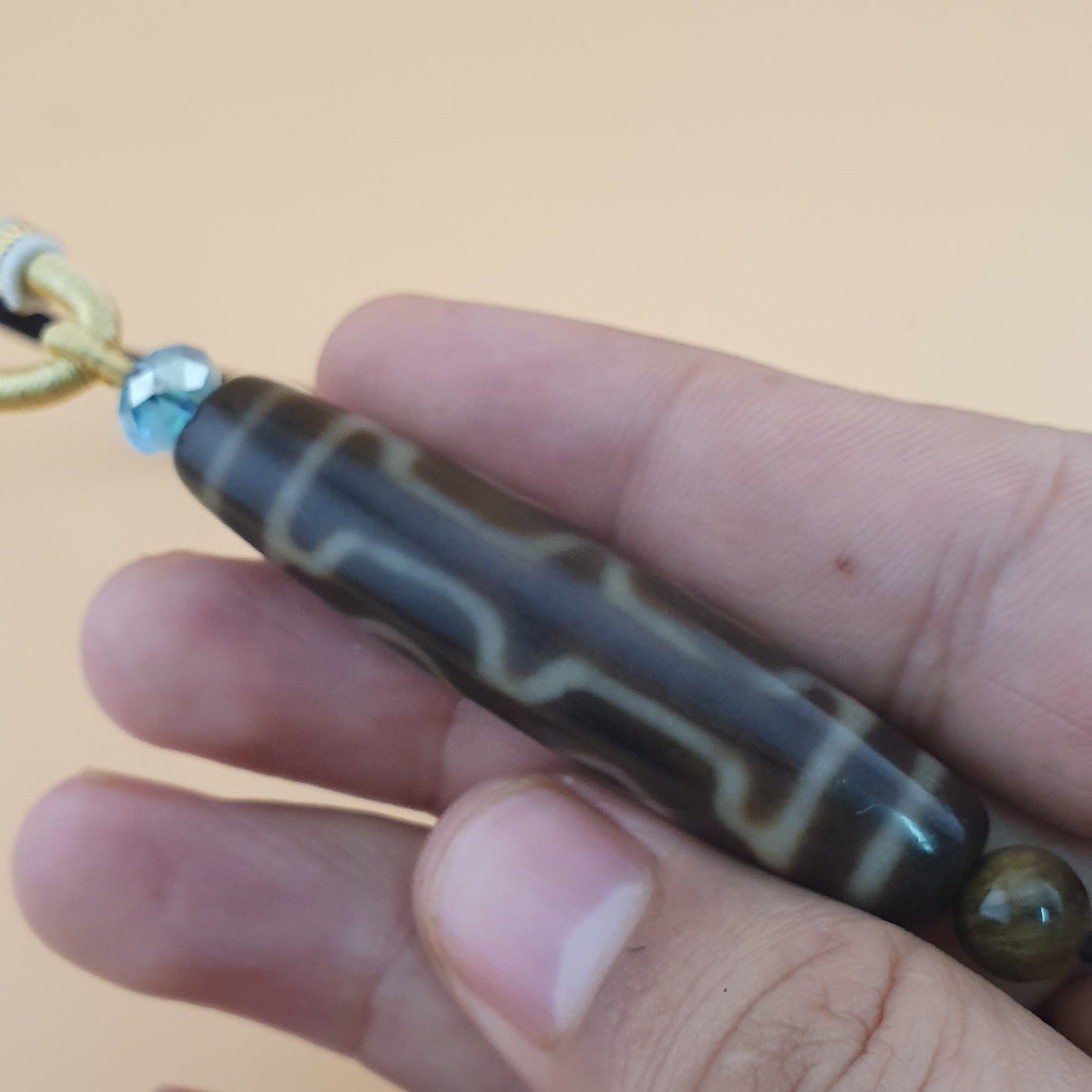 Perle Dzi tibétaine himalayenne vintage en agate à 4 yeux motif unique amulette
