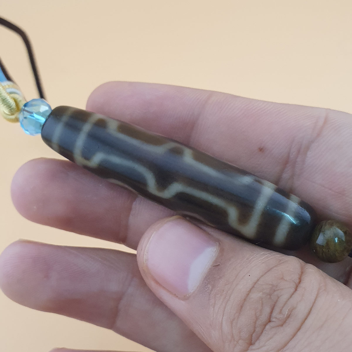 Perle Dzi tibétaine himalayenne vintage en agate à 4 yeux motif unique amulette