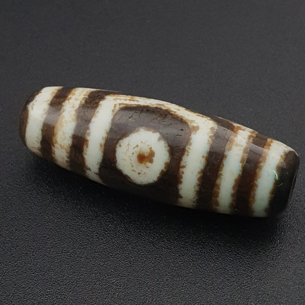 Amulette tibétaine ancienne rare en perle Dzi d'agate à motif 3 yeux