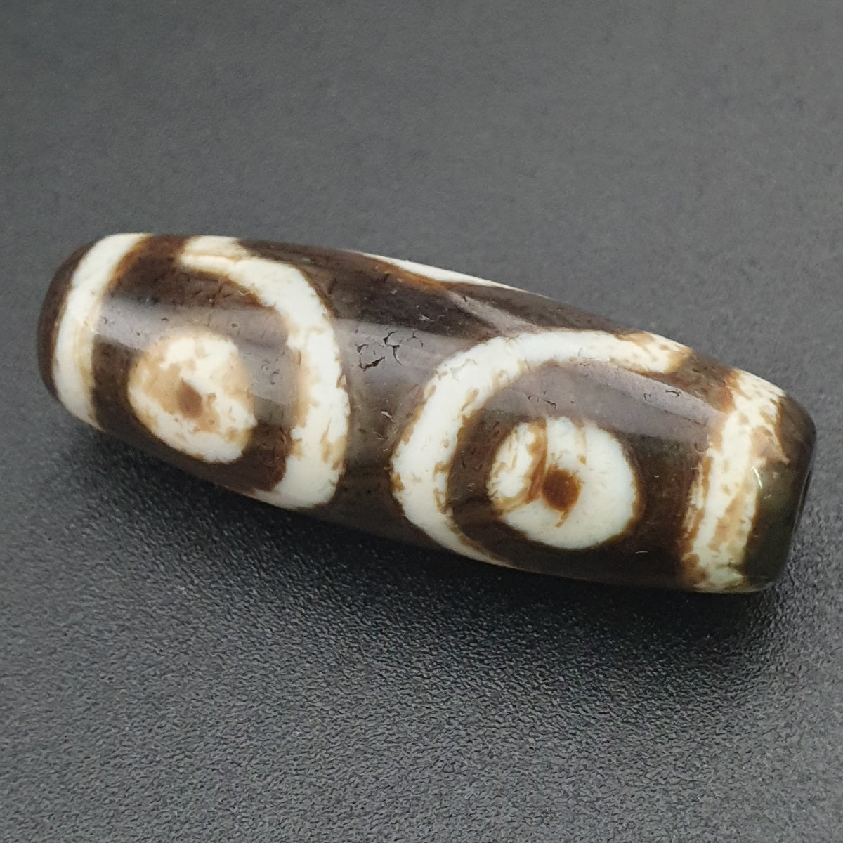 Amulette tibétaine ancienne rare en perle Dzi d'agate à motif 3 yeux
