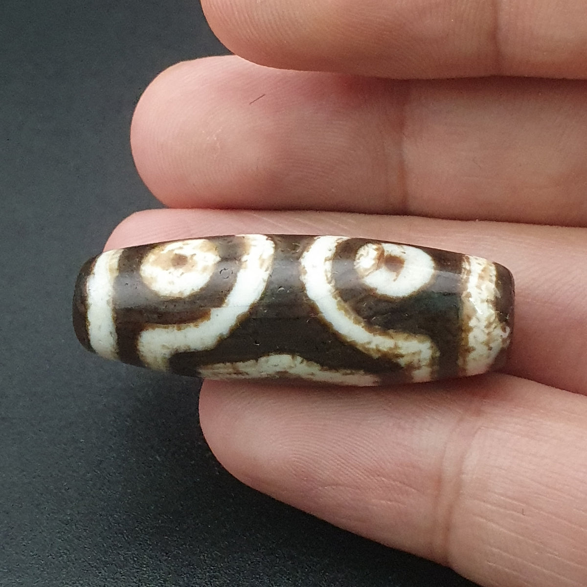 Amulette tibétaine ancienne rare en perle Dzi d'agate à motif 3 yeux