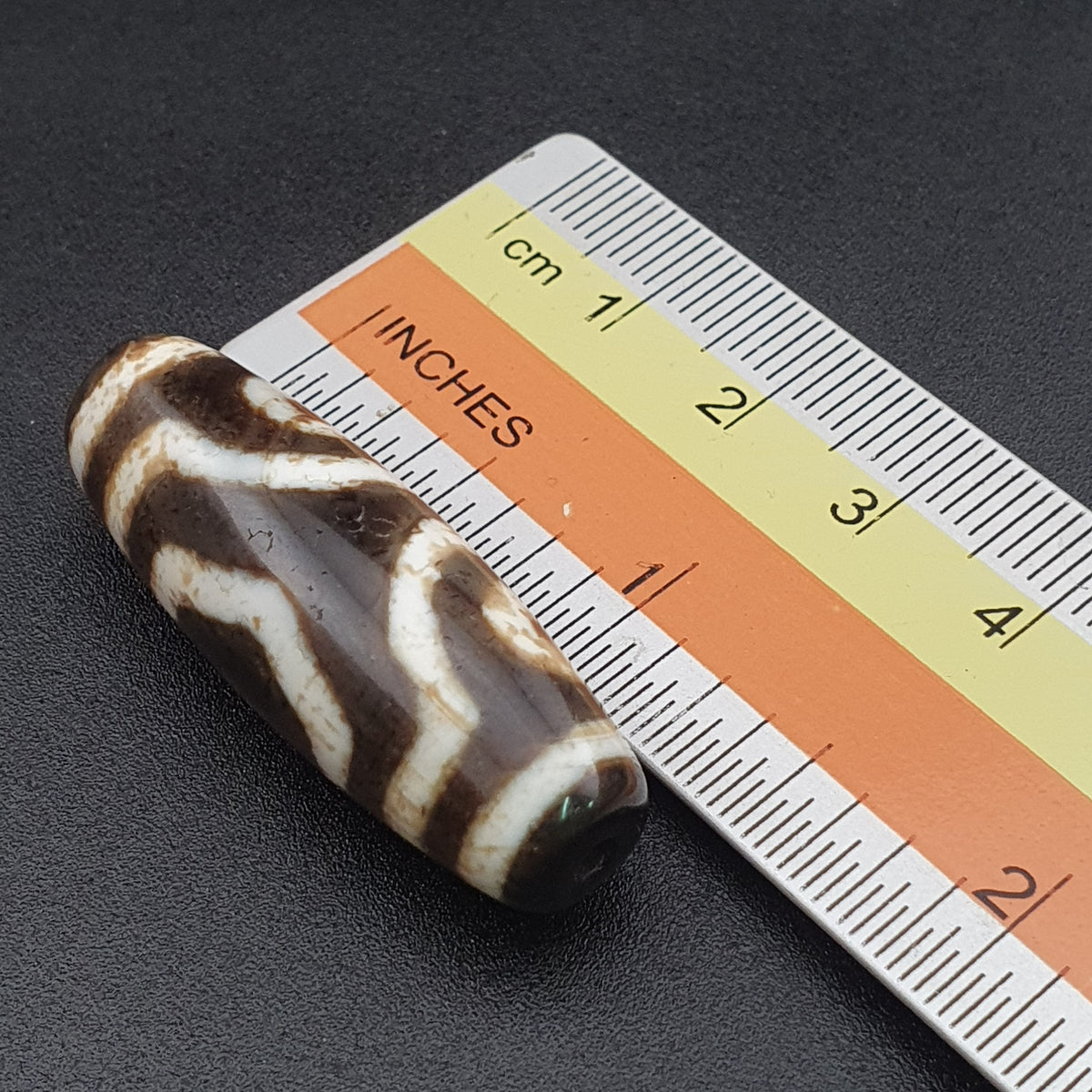 Amulette tibétaine ancienne rare en perle Dzi d'agate à motif 3 yeux