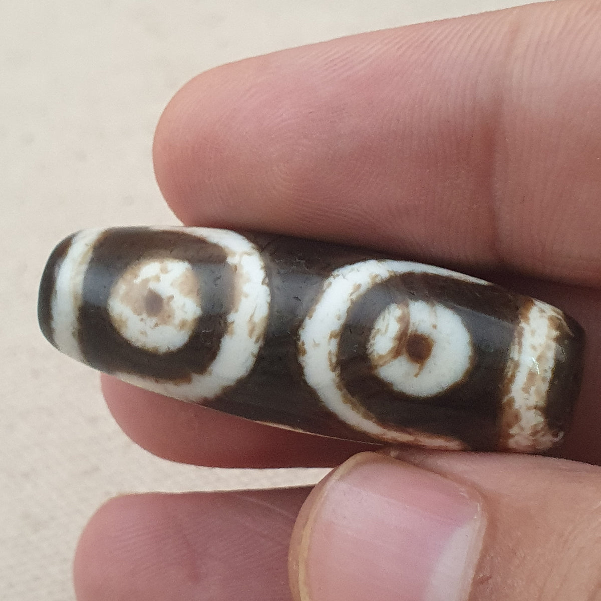 Amulette tibétaine ancienne rare en perle Dzi d'agate à motif 3 yeux