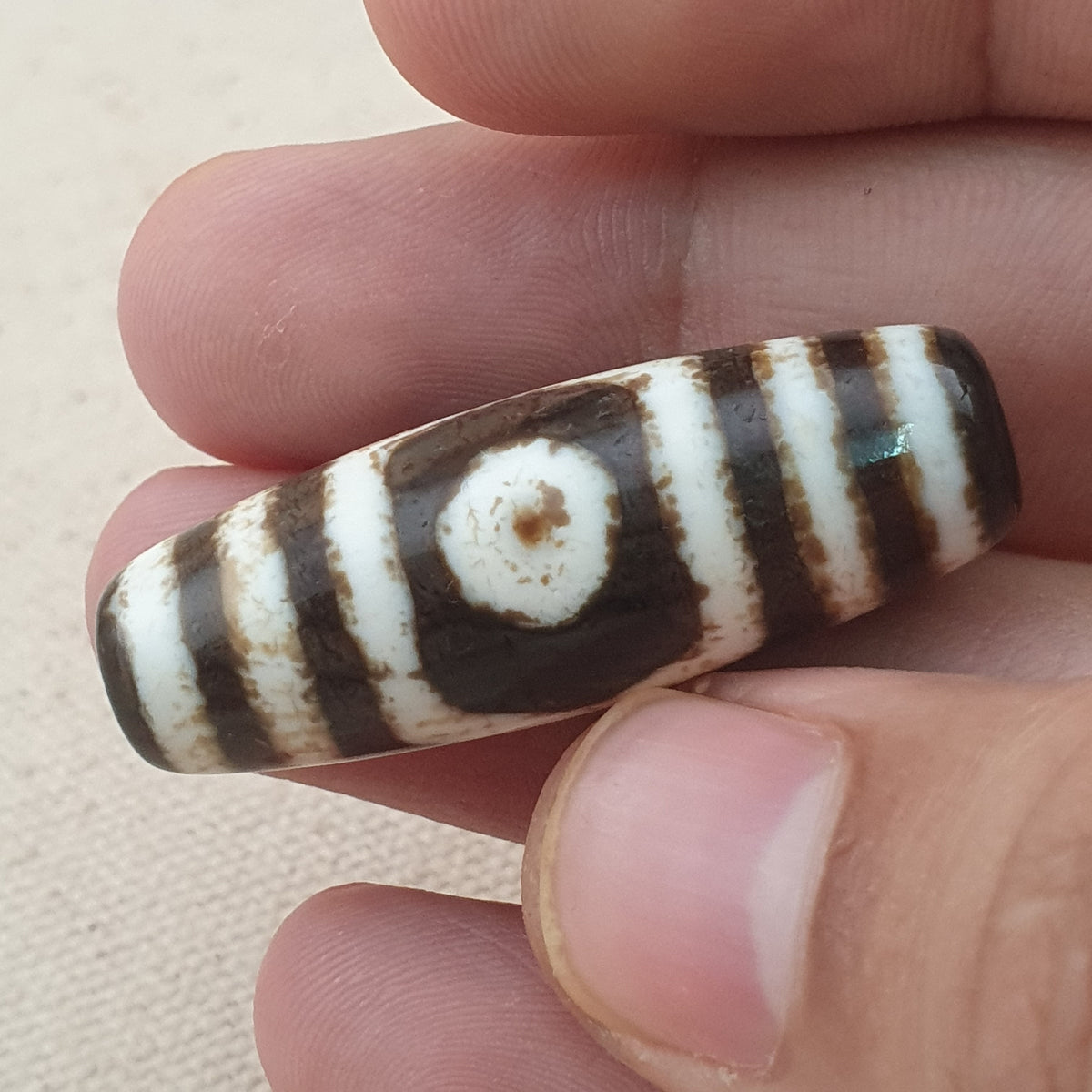 Amulette tibétaine ancienne rare en perle Dzi d'agate à motif 3 yeux