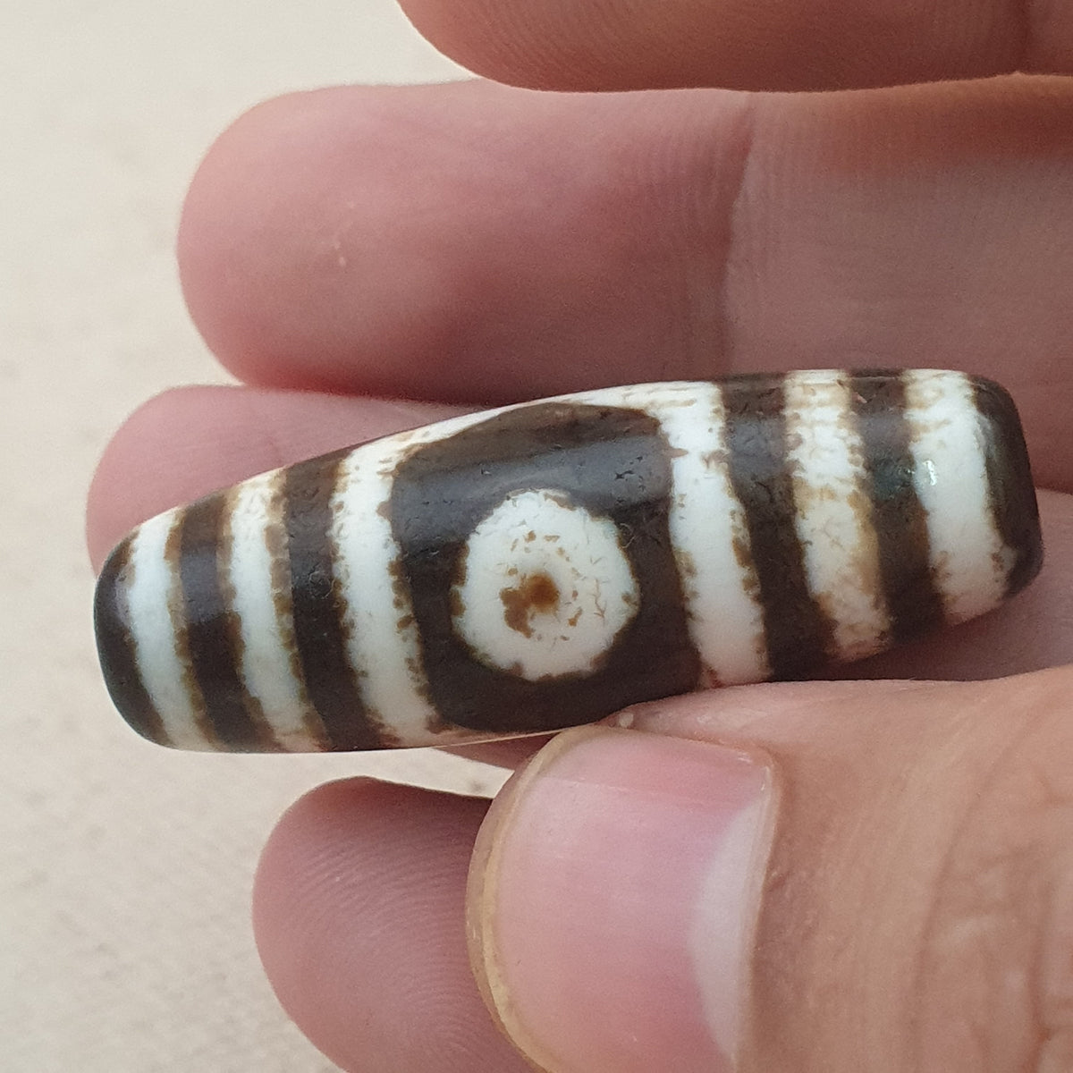 Amulette tibétaine ancienne rare en perle Dzi d'agate à motif 3 yeux