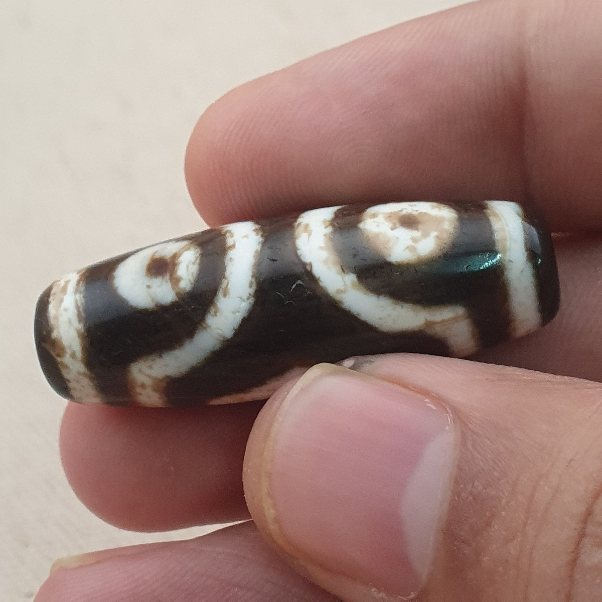 Amulette tibétaine ancienne rare en perle Dzi d'agate à motif 3 yeux