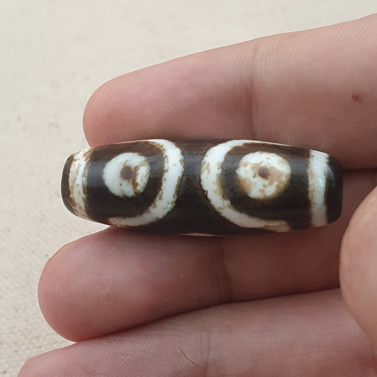 Amulette tibétaine ancienne rare en perle Dzi d'agate à motif 3 yeux