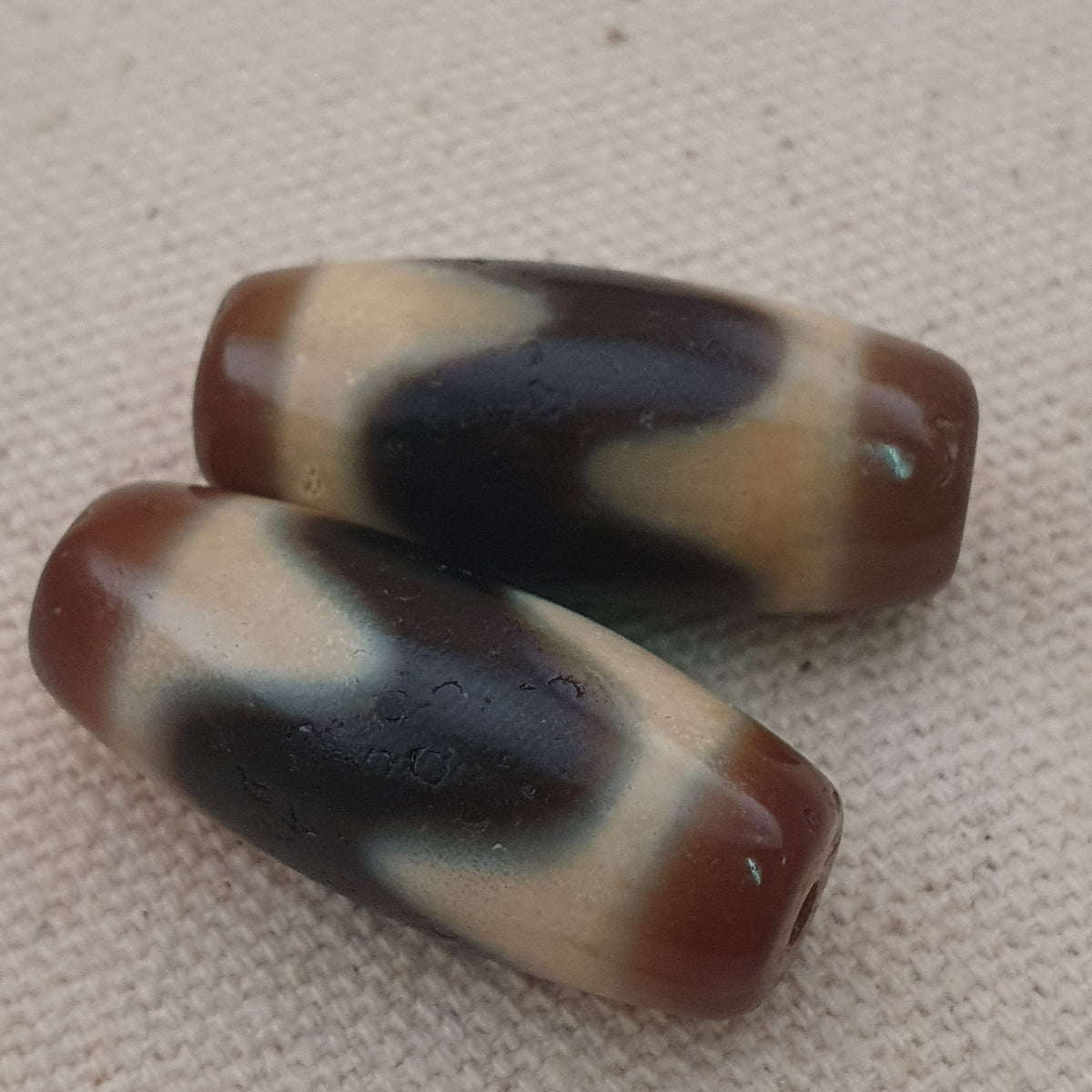 Lot de 2 amulettes perles agates du Tibet/Himalaya vintage ZigZag
