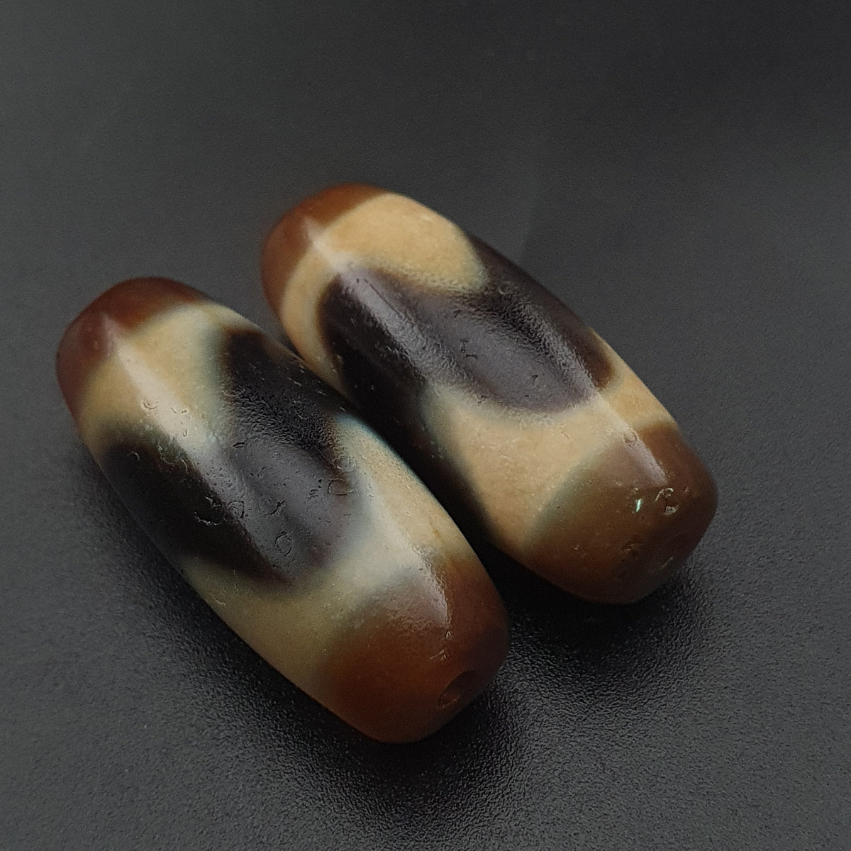 Lot de 2 amulettes perles agates du Tibet/Himalaya vintage ZigZag