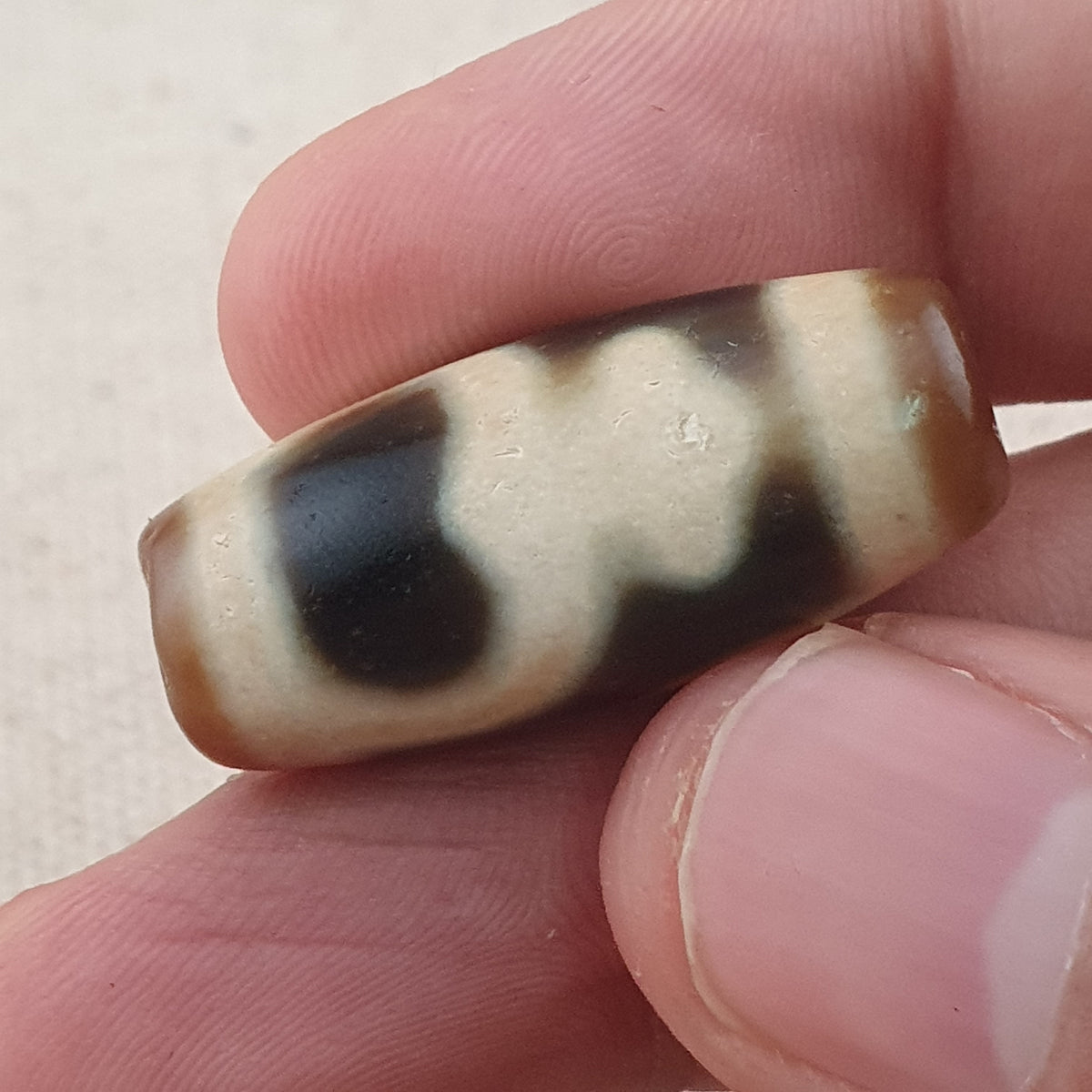Rare Tibetan Treasure Vase Pattern Dzi Agate Bead Vintage Himalayan Amulet