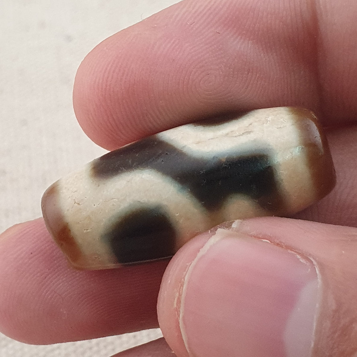 Rare Tibetan Treasure Vase Pattern Dzi Agate Bead Vintage Himalayan Amulet