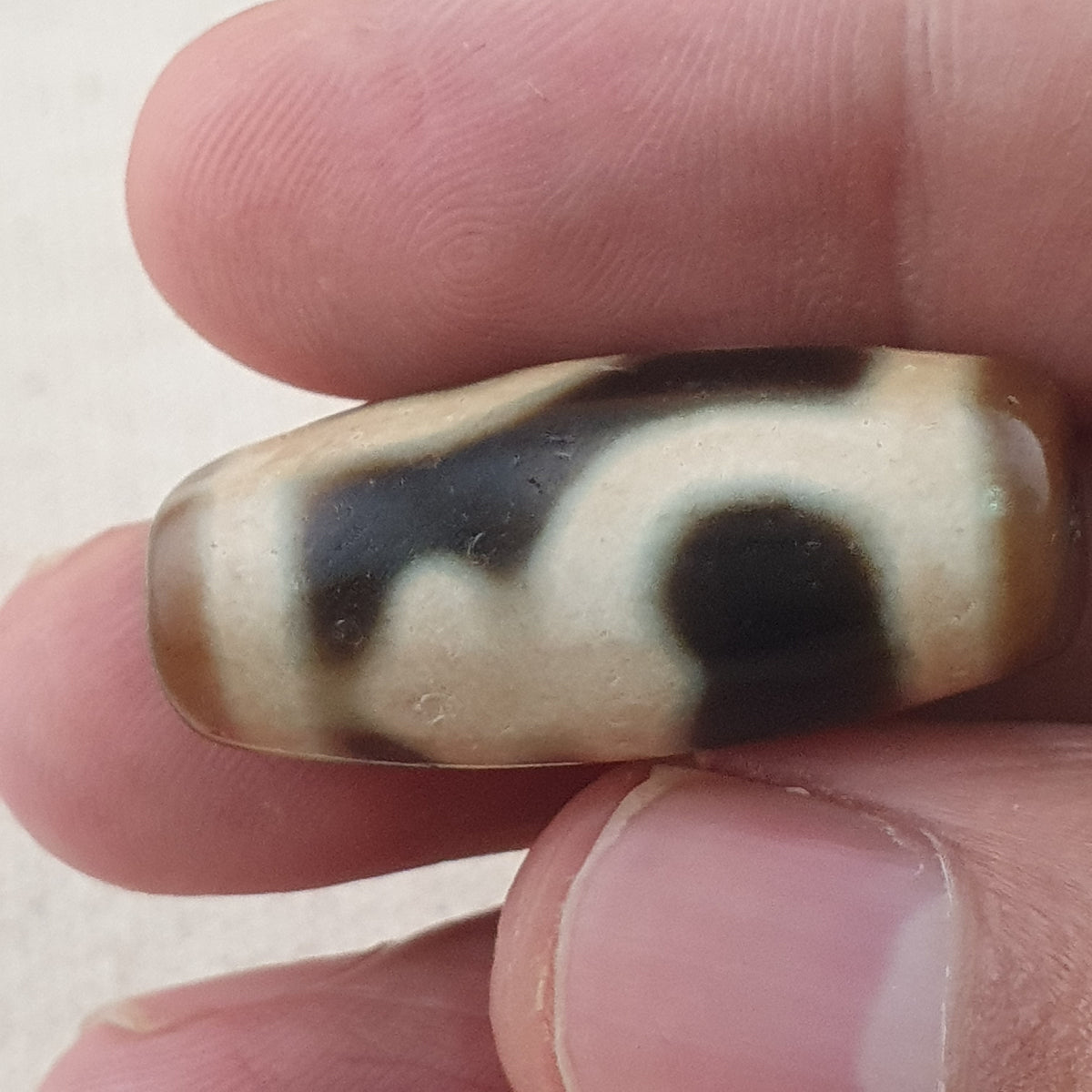 Rare Tibetan Treasure Vase Pattern Dzi Agate Bead Vintage Himalayan Amulet