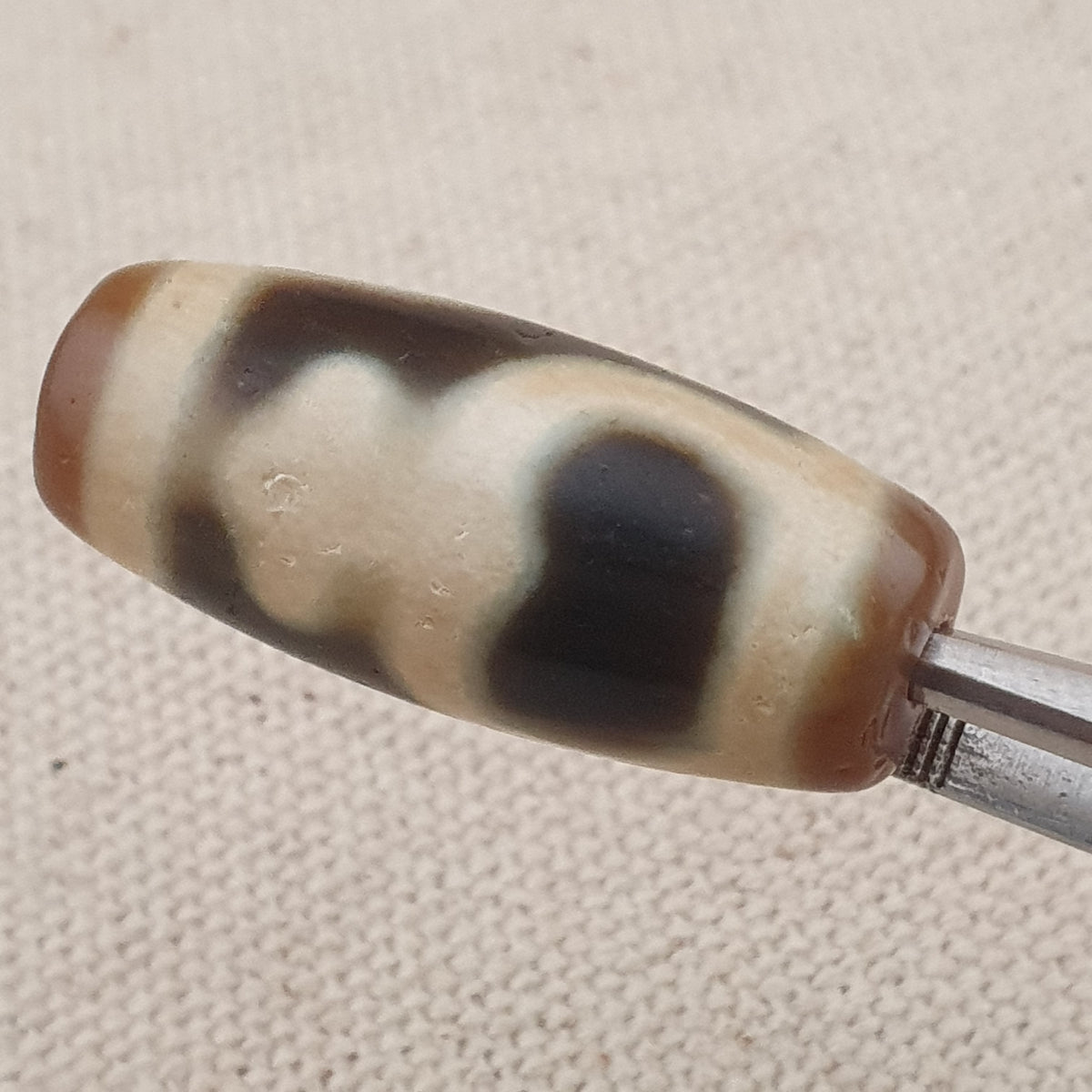 Rare Tibetan Treasure Vase Pattern Dzi Agate Bead Vintage Himalayan Amulet