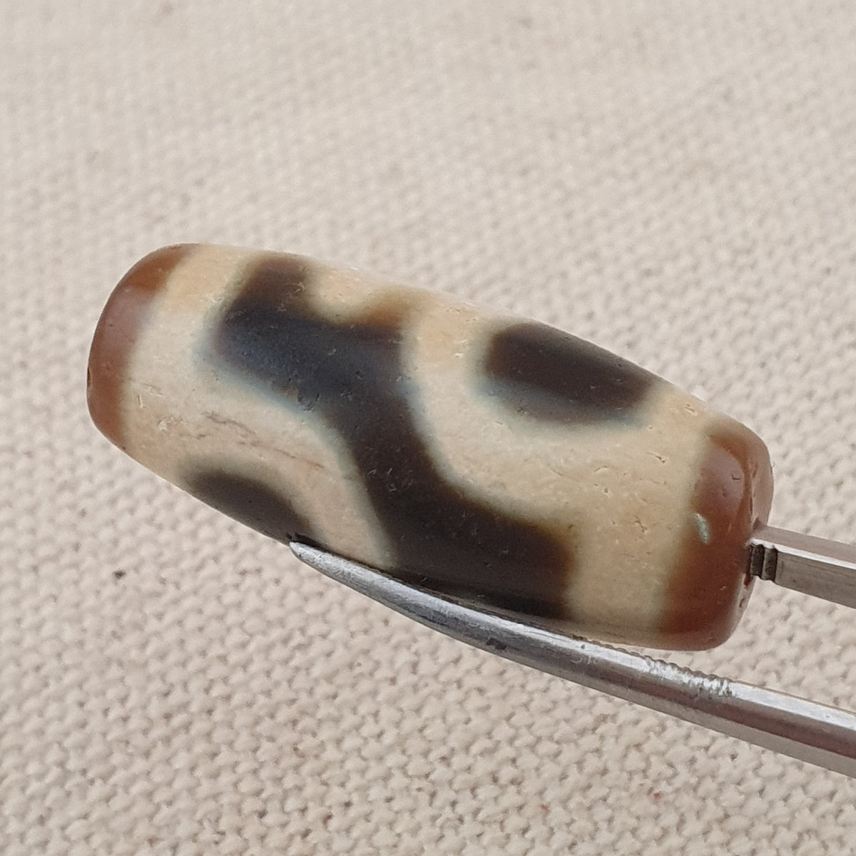 Rare Tibetan Treasure Vase Pattern Dzi Agate Bead Vintage Himalayan Amulet