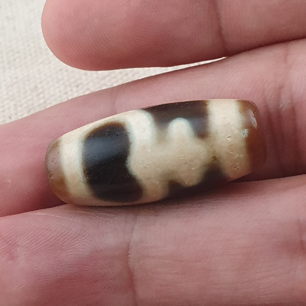 Rare Tibetan Treasure Vase Pattern Dzi Agate Bead Vintage Himalayan Amulet