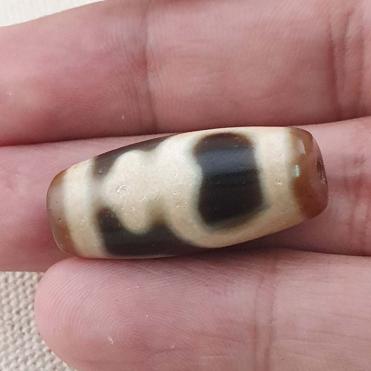 Rare Tibetan Treasure Vase Pattern Dzi Agate Bead Vintage Himalayan Amulet