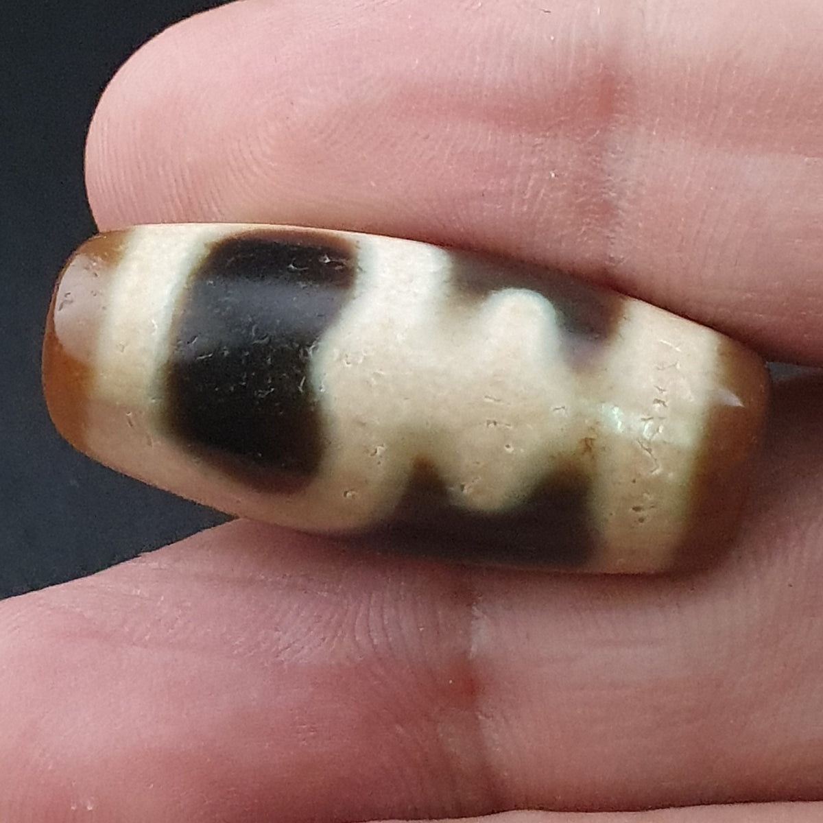 Rare Tibetan Treasure Vase Pattern Dzi Agate Bead Vintage Himalayan Amulet