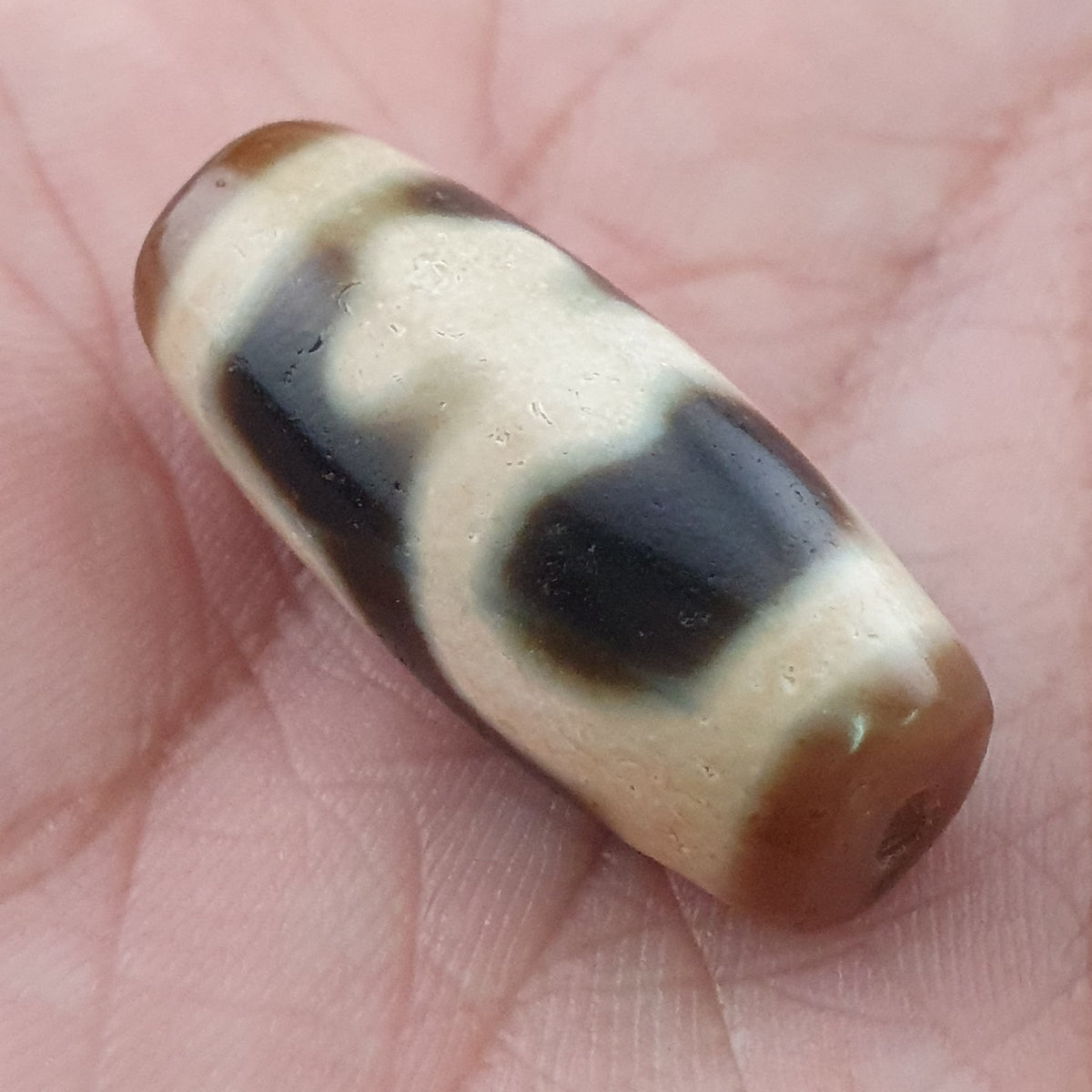 Rare Tibetan Treasure Vase Pattern Dzi Agate Bead Vintage Himalayan Amulet