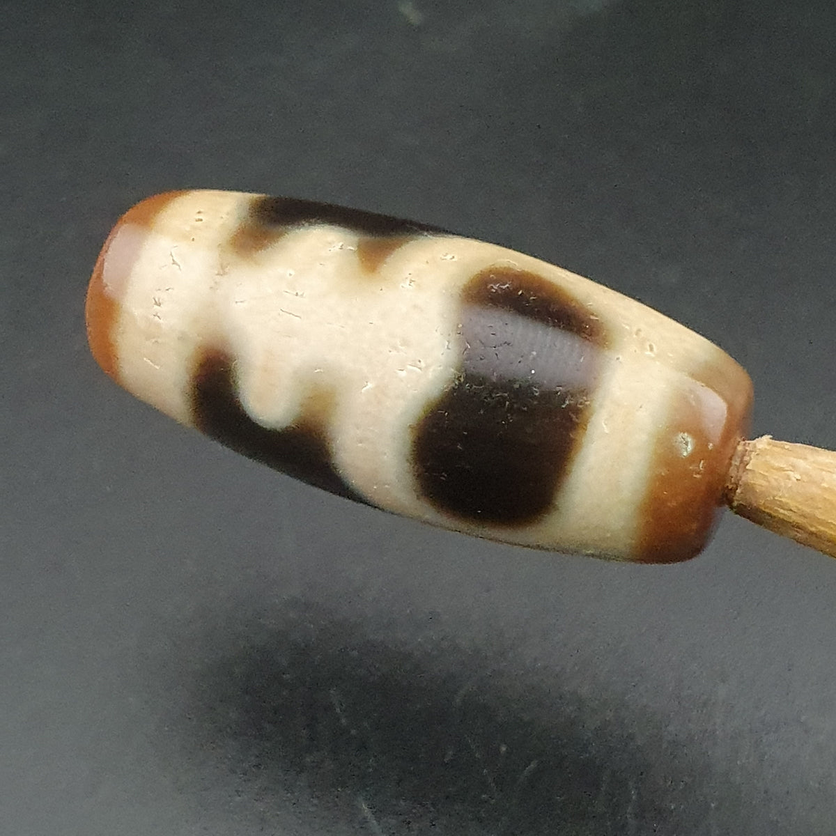 Rare Tibetan Treasure Vase Pattern Dzi Agate Bead Vintage Himalayan Amulet