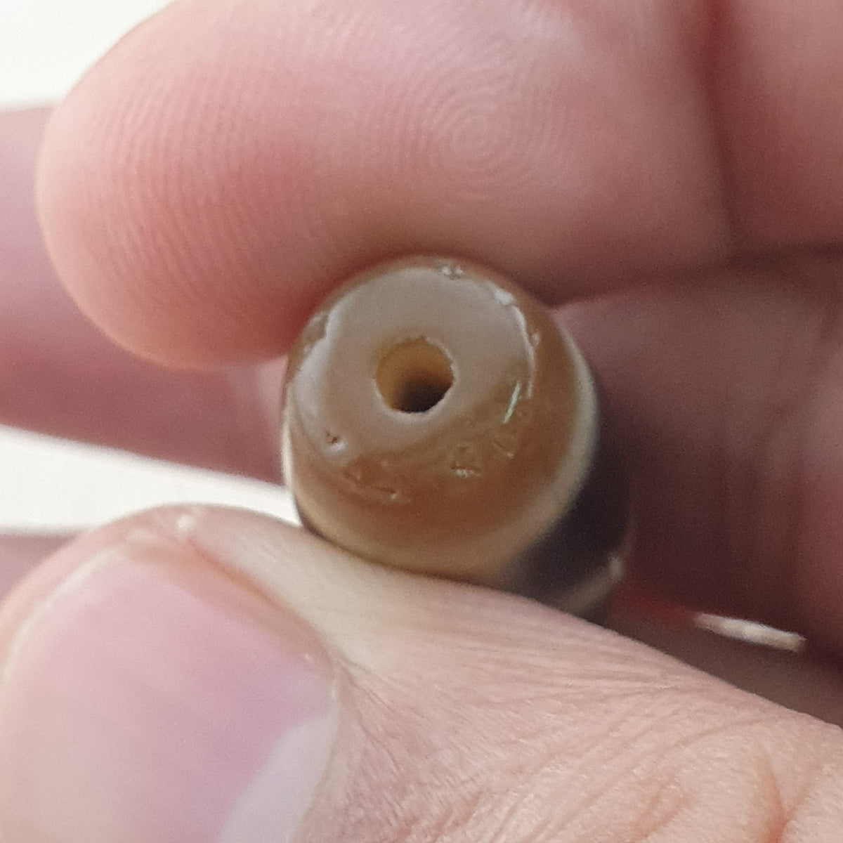 Amulette en perles d'agate tibétaine de l'Himalaya à motif de maillons de chaîne vintage