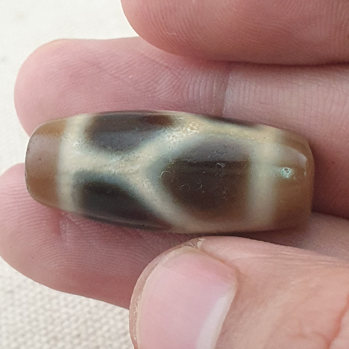 Amulette en perles d'agate tibétaine de l'Himalaya à motif de maillons de chaîne vintage