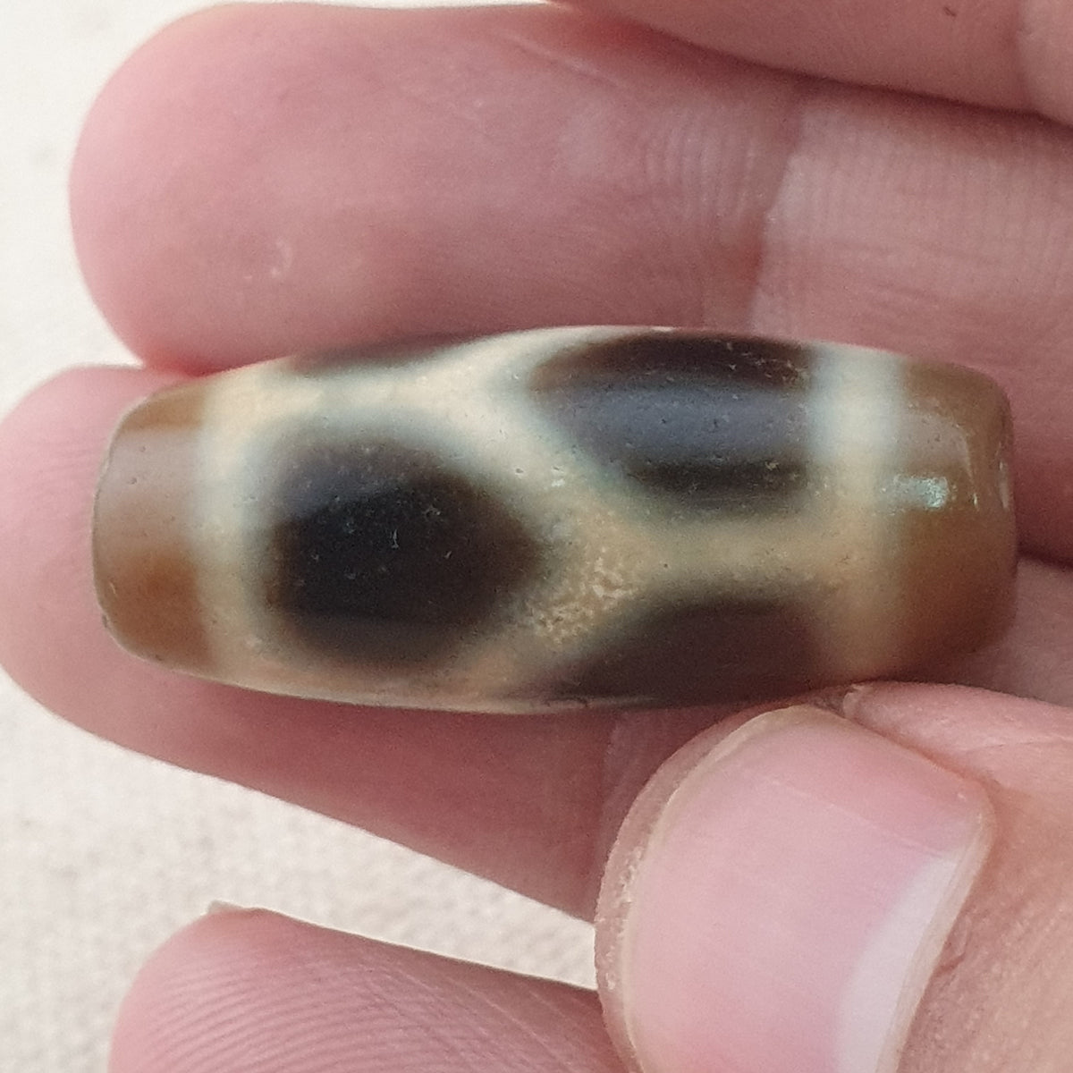 Amulette en perles d'agate tibétaine de l'Himalaya à motif de maillons de chaîne vintage