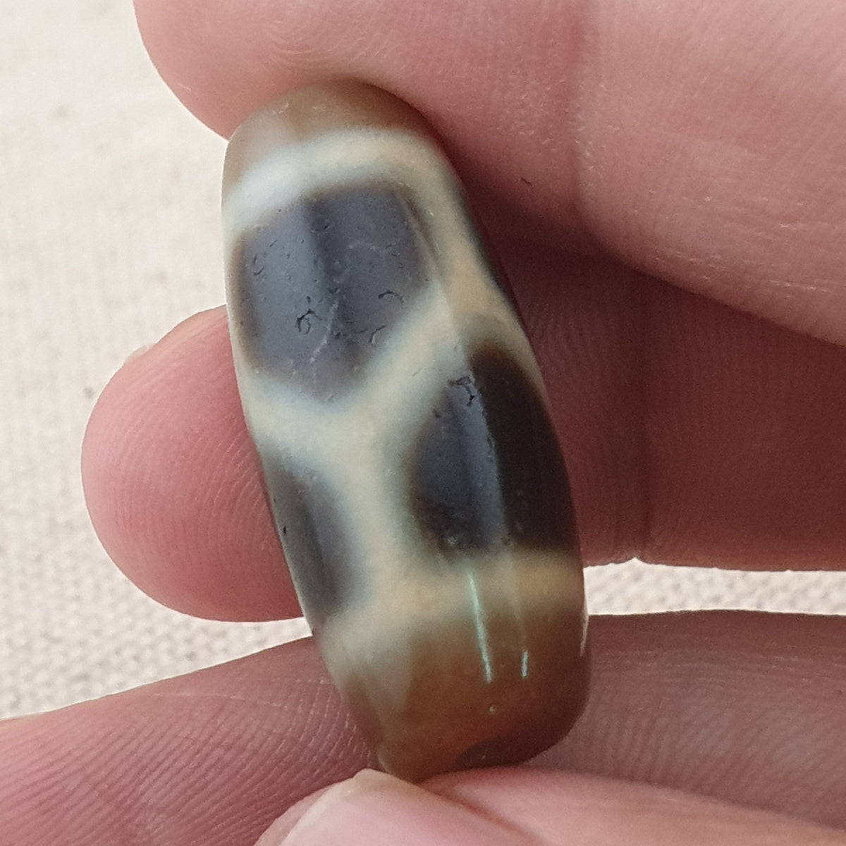 Amulette en perles d'agate tibétaine de l'Himalaya à motif de maillons de chaîne vintage