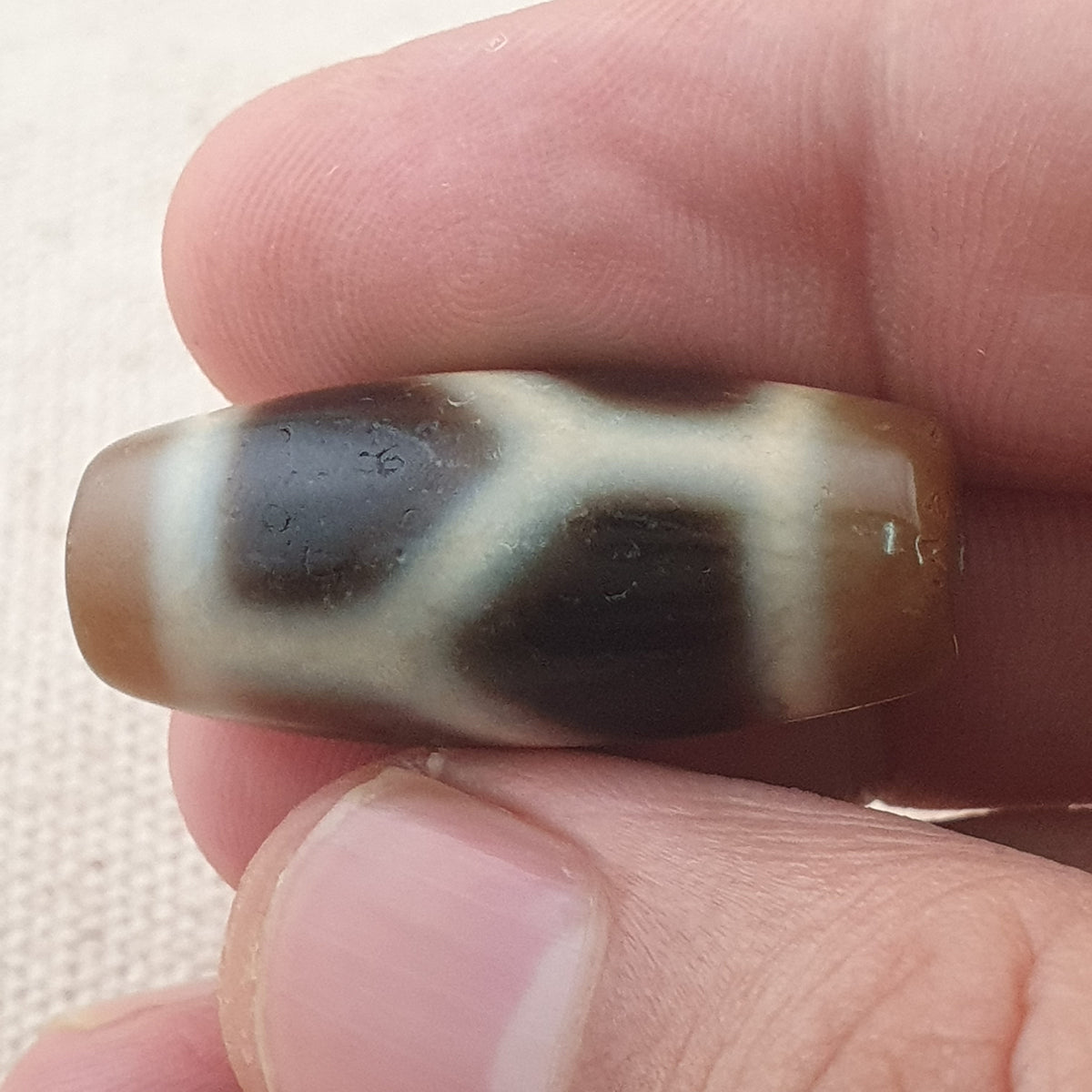 Amulette en perles d'agate tibétaine de l'Himalaya à motif de maillons de chaîne vintage