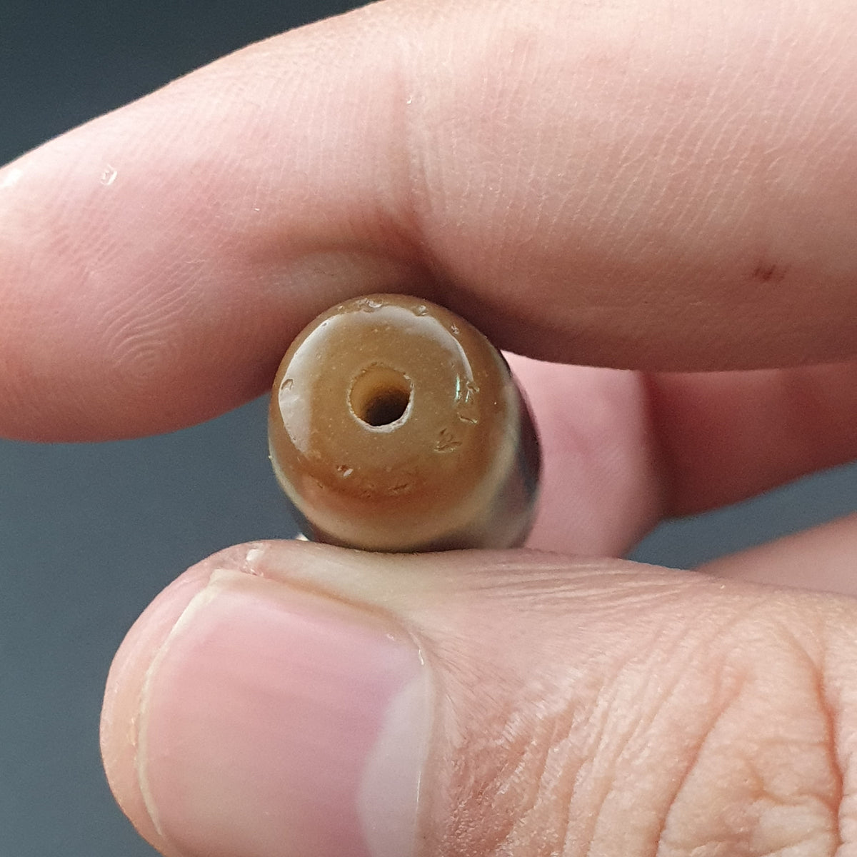 Amulette en perles d'agate tibétaine de l'Himalaya à motif de maillons de chaîne vintage
