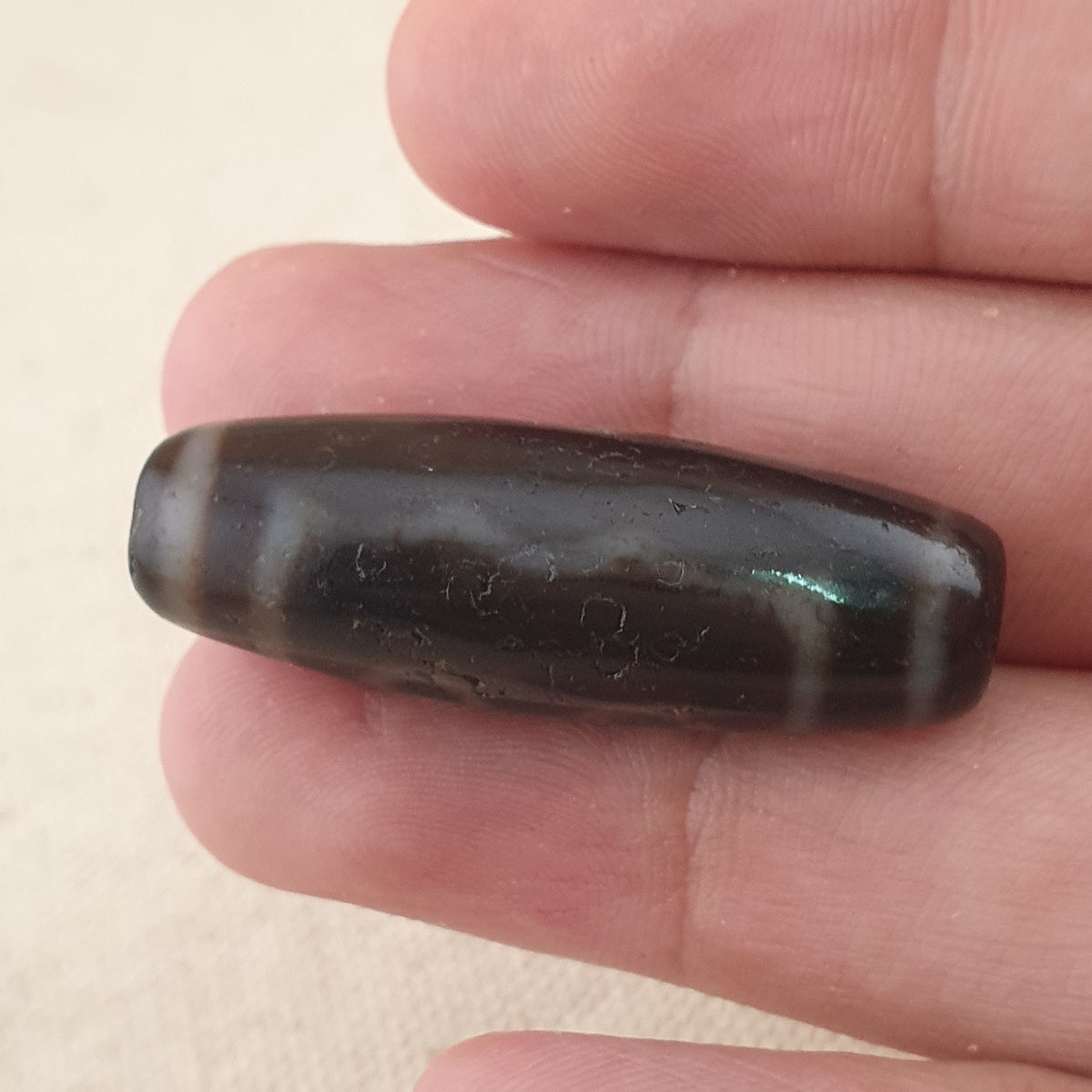 Perle Dzi tibétaine en agate vintage de collection à 5 yeux