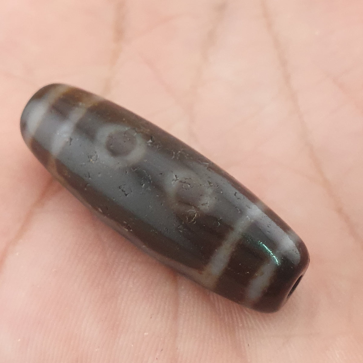 Perle Dzi tibétaine en agate vintage de collection à 5 yeux