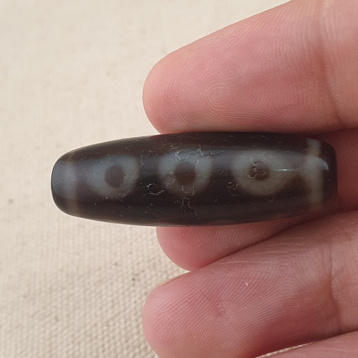 Perle Dzi tibétaine en agate vintage de collection à 5 yeux