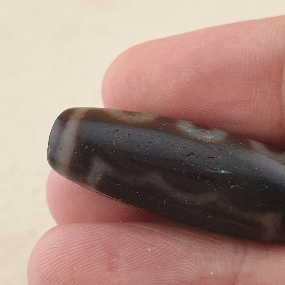 Perle Dzi tibétaine en agate vintage de collection à 5 yeux
