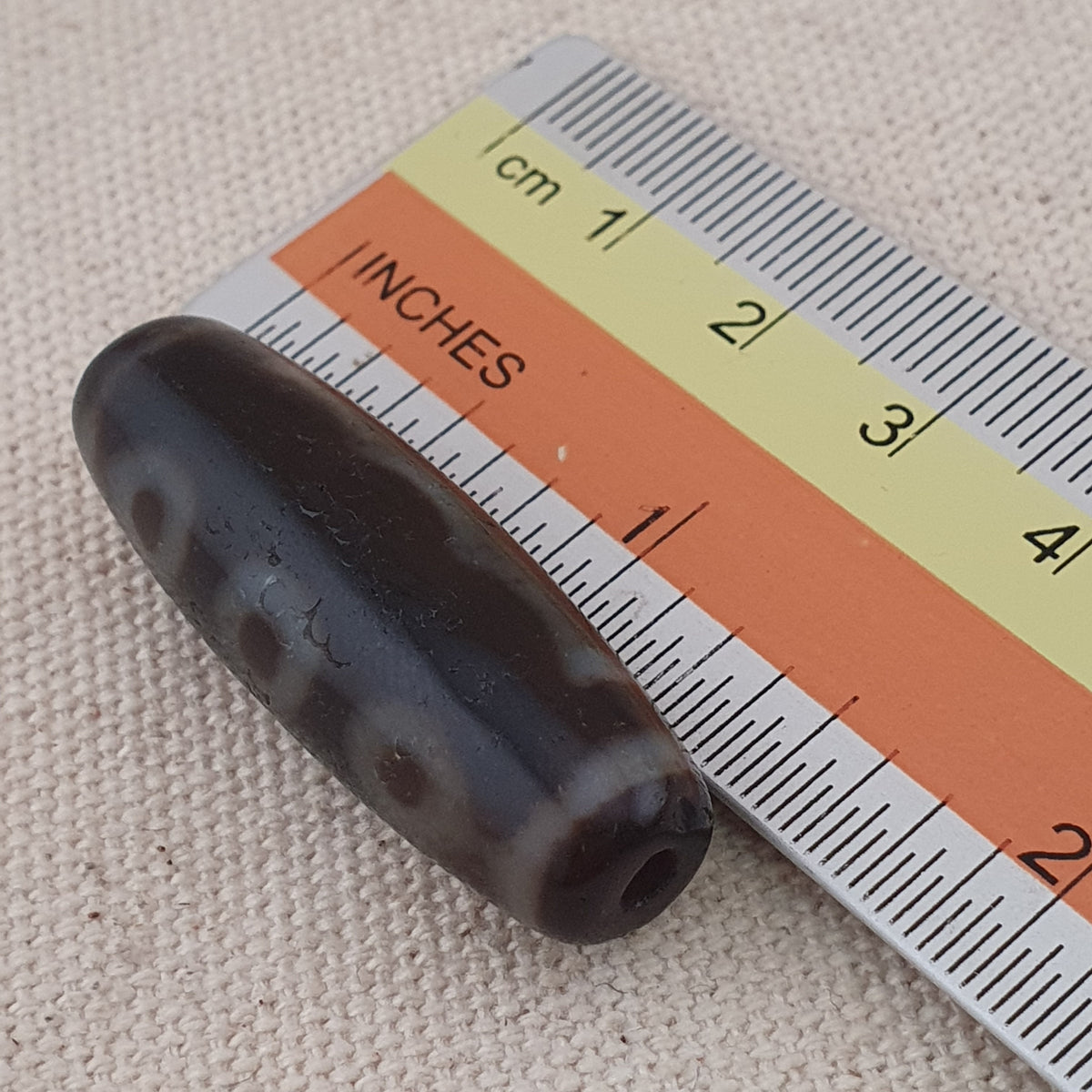 Perle Dzi tibétaine en agate vintage de collection à 5 yeux