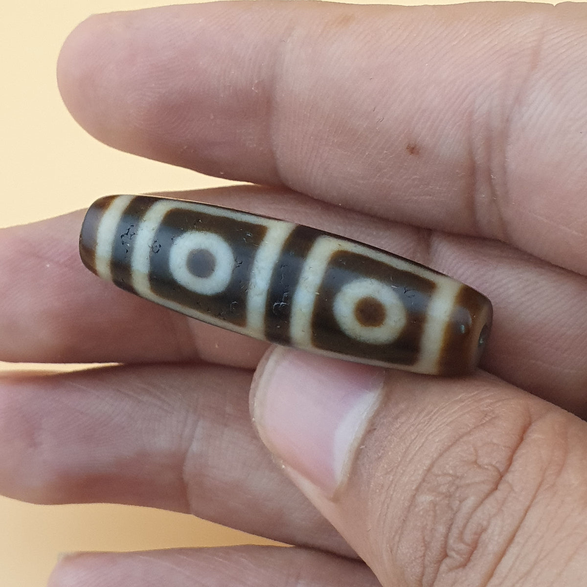 Amulette tibétaine ancienne perle Dzi en agate à 4 yeux de l'Himalaya