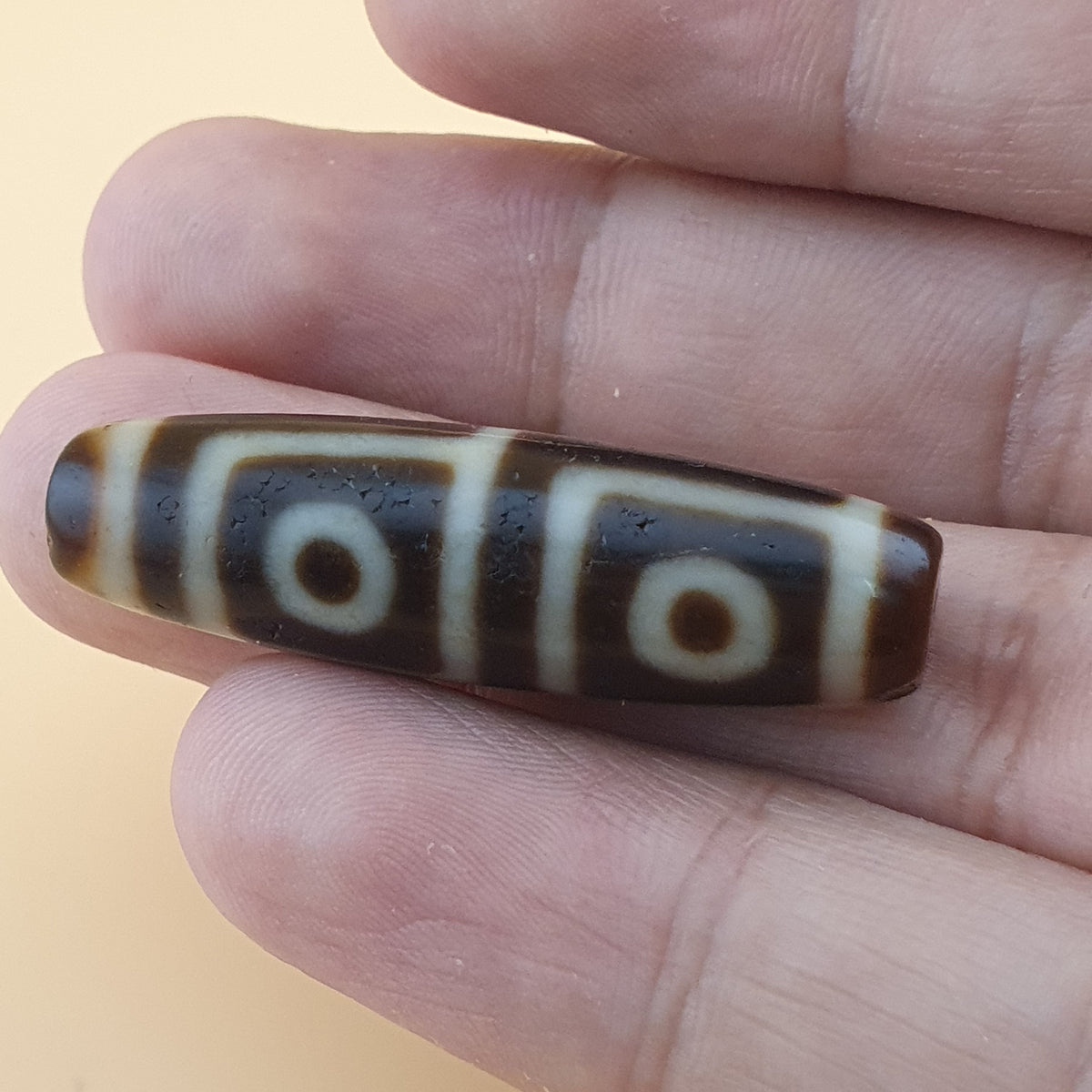 Amulette tibétaine ancienne perle Dzi en agate à 4 yeux de l'Himalaya