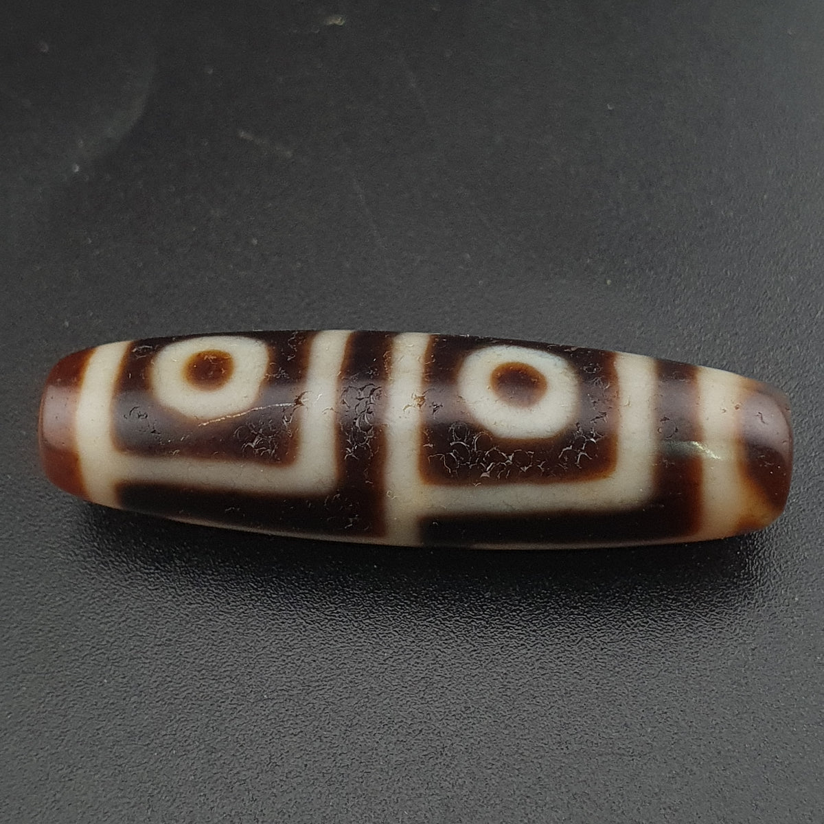 Amulette tibétaine ancienne perle Dzi en agate à 4 yeux de l'Himalaya