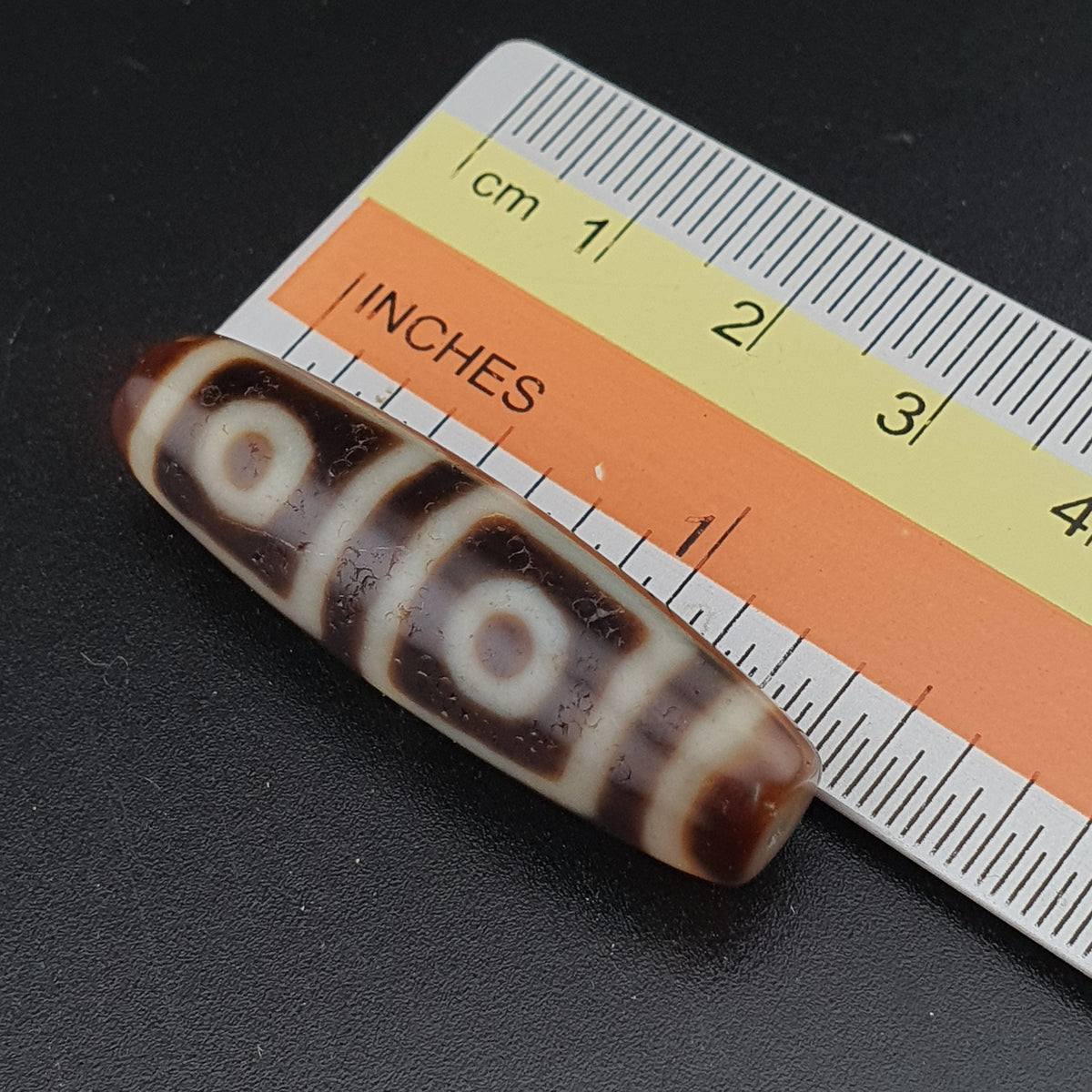 Amulette tibétaine ancienne perle Dzi en agate à 4 yeux de l'Himalaya