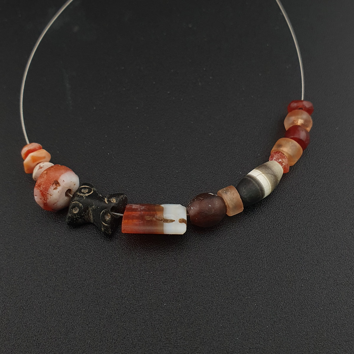 Collection de 14 Perles Rares en Cornaline et Agate Suleimani