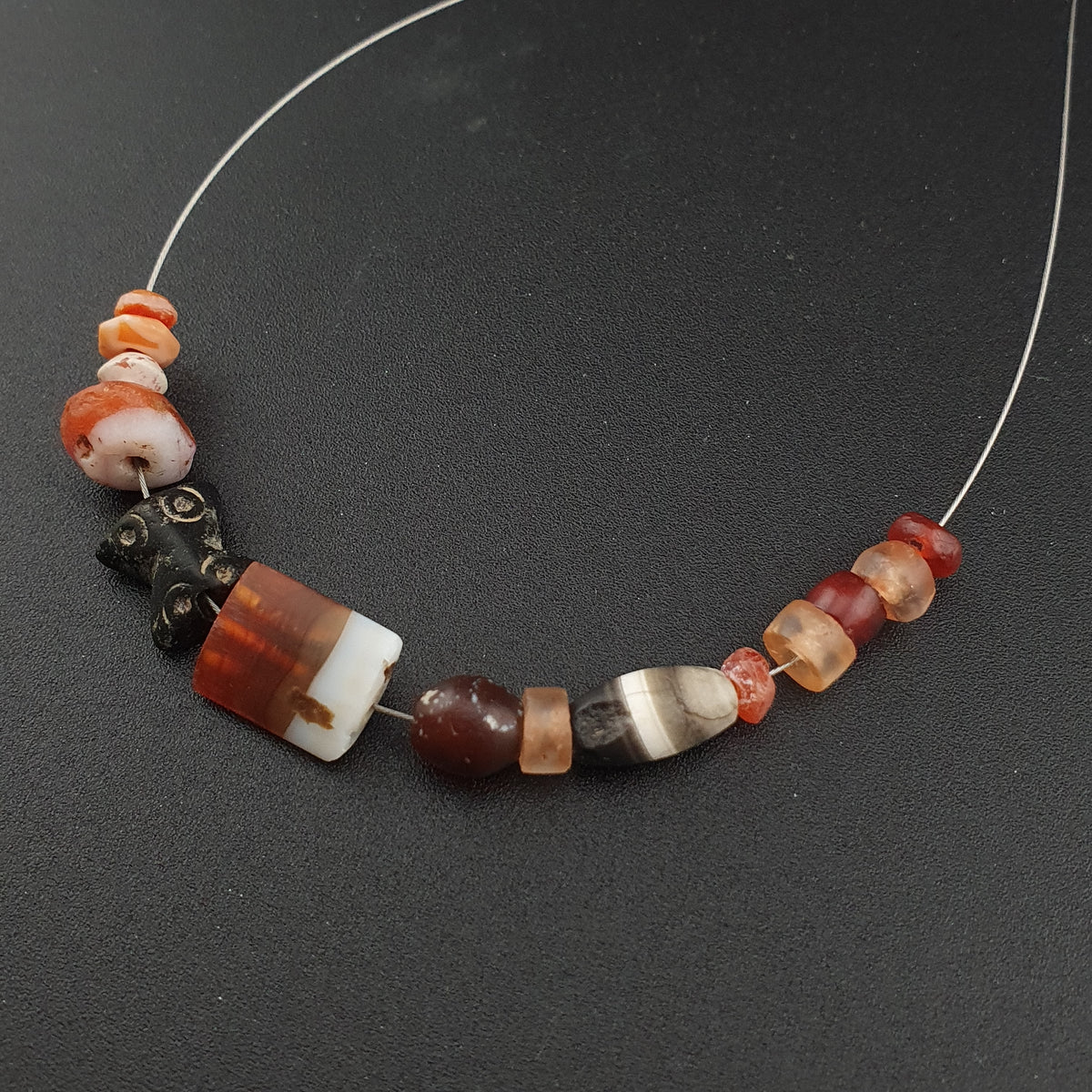 Collection de 14 Perles Rares en Cornaline et Agate Suleimani