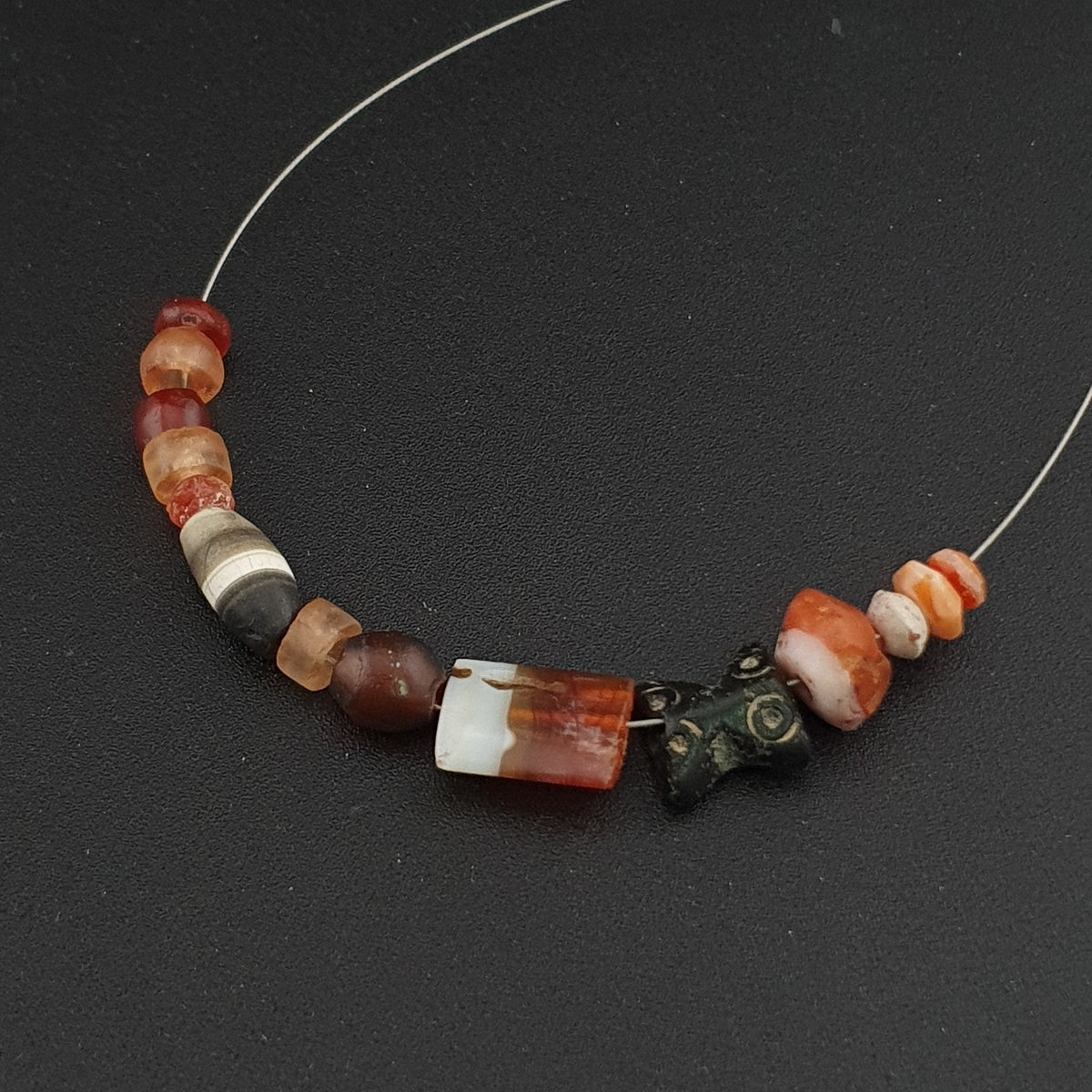 Collection de 14 Perles Rares en Cornaline et Agate Suleimani