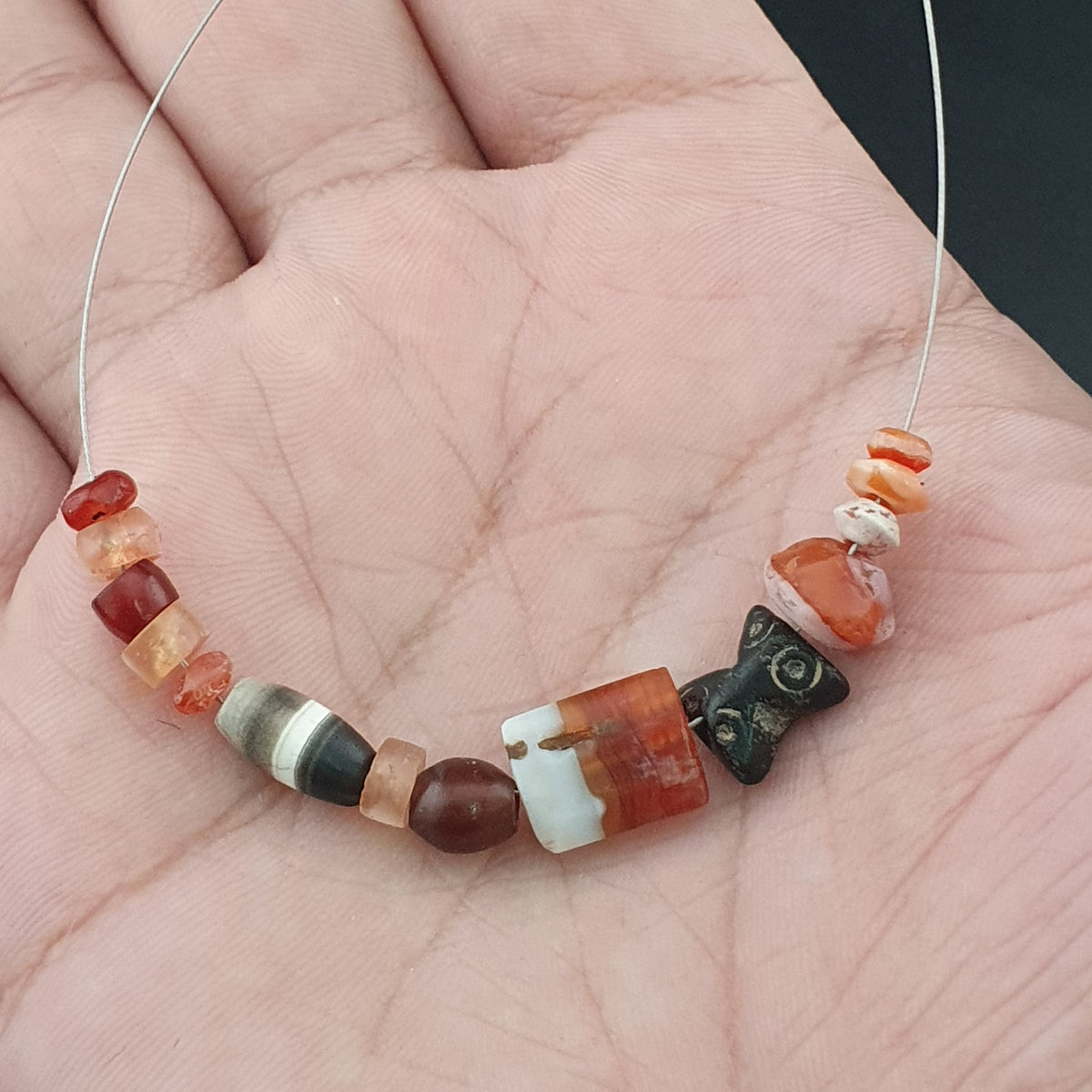 Collection de 14 Perles Rares en Cornaline et Agate Suleimani