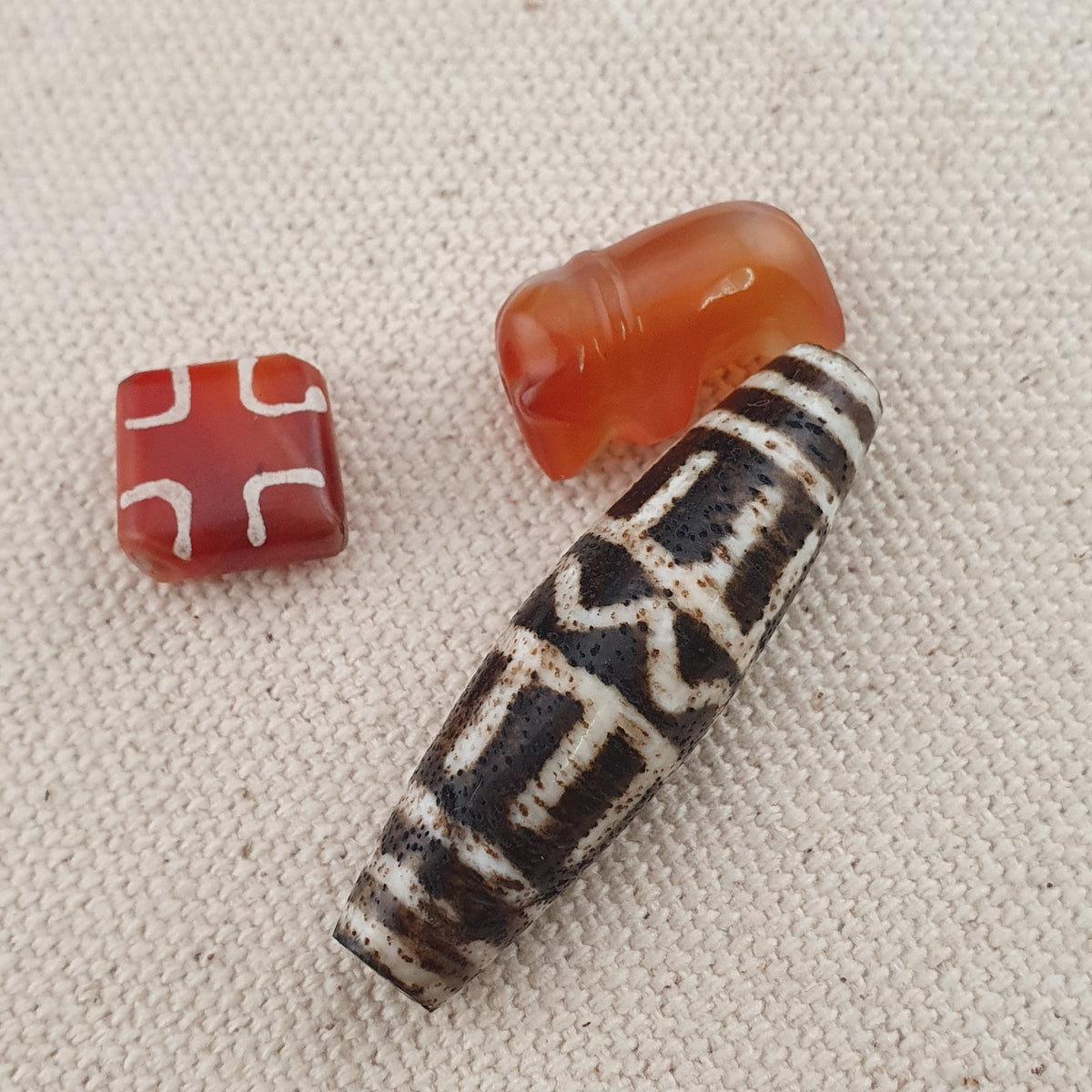Lot de 3 perles antiques Pumtek Pyu birmanes et cornaline