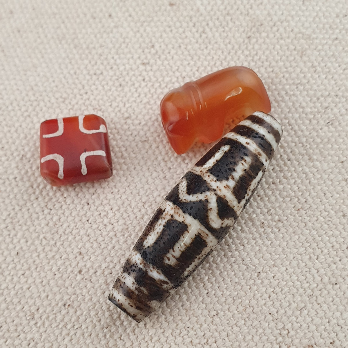 Lot de 3 perles antiques Pumtek Pyu birmanes et cornaline
