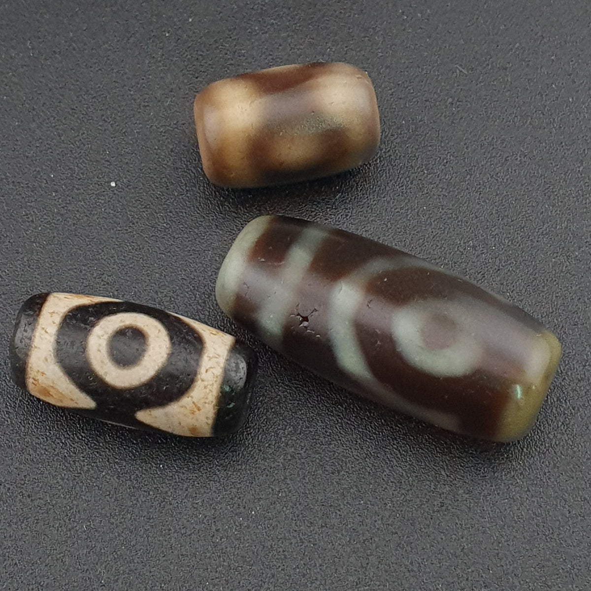 Vintage 2 Eyes Himalayan Tibetan Agate Dzi bead Amulet Lot of 3