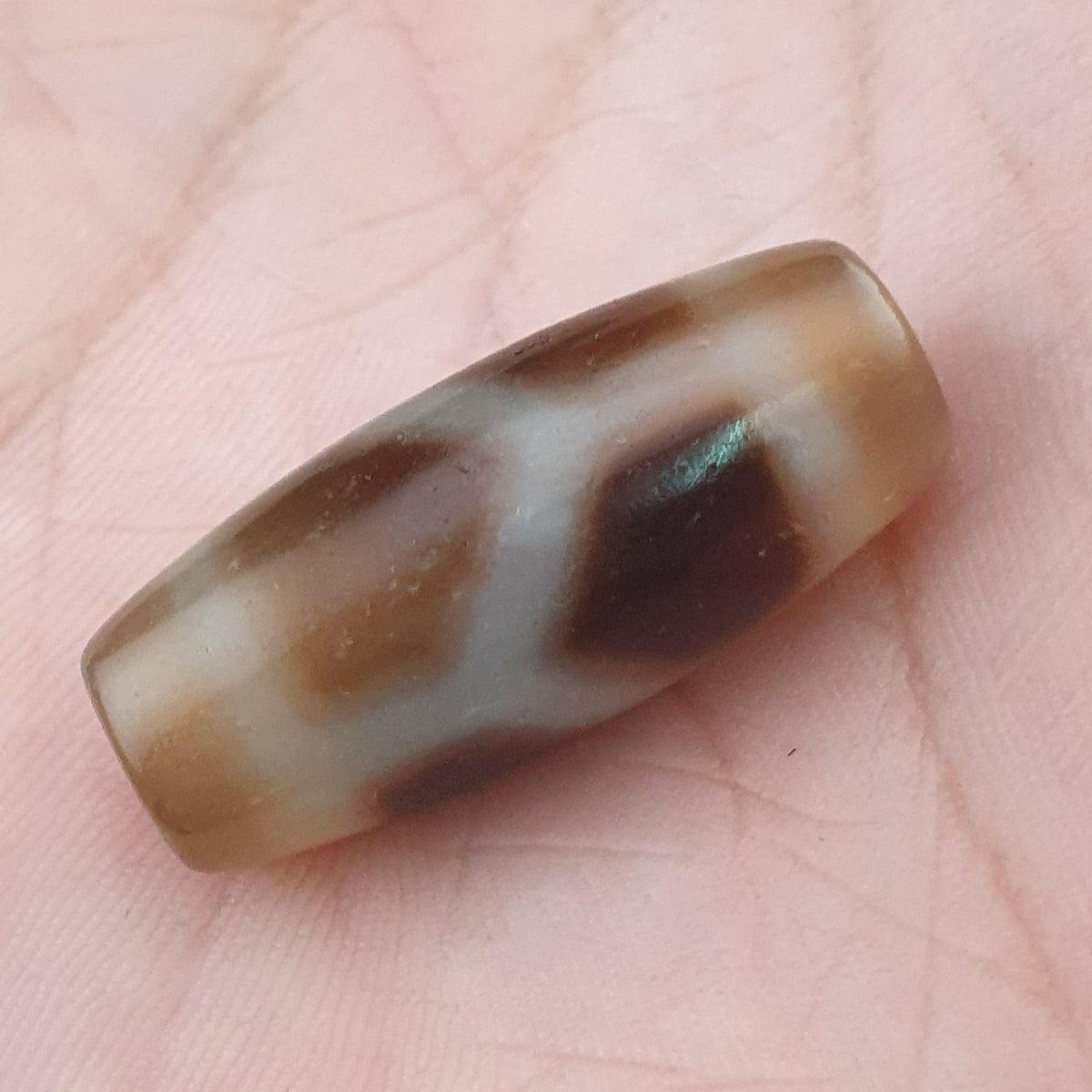 Vintage Himalayan Tibetan ChainLink Pattern Agate Dzi Bead Amulet