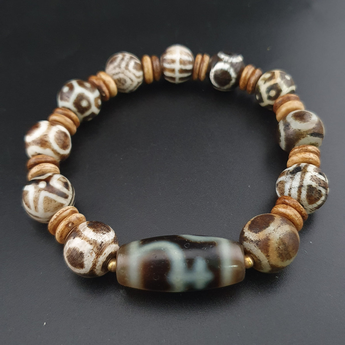 Armband aus antiken burmesischen Pumtek Pyu und Vintage Himalaya Schatzvasen-Muster Achatperlen